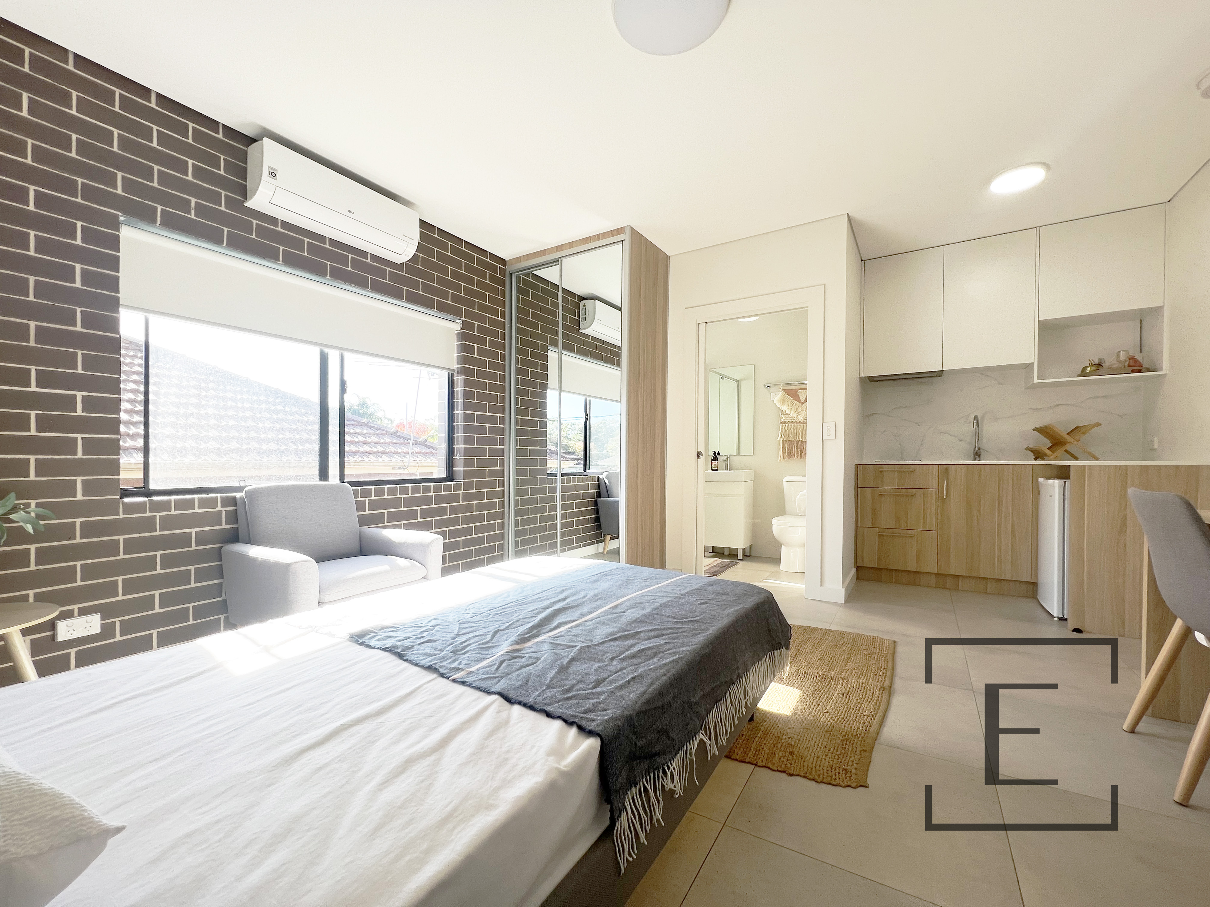 4 Rippon Avenue, Dundas