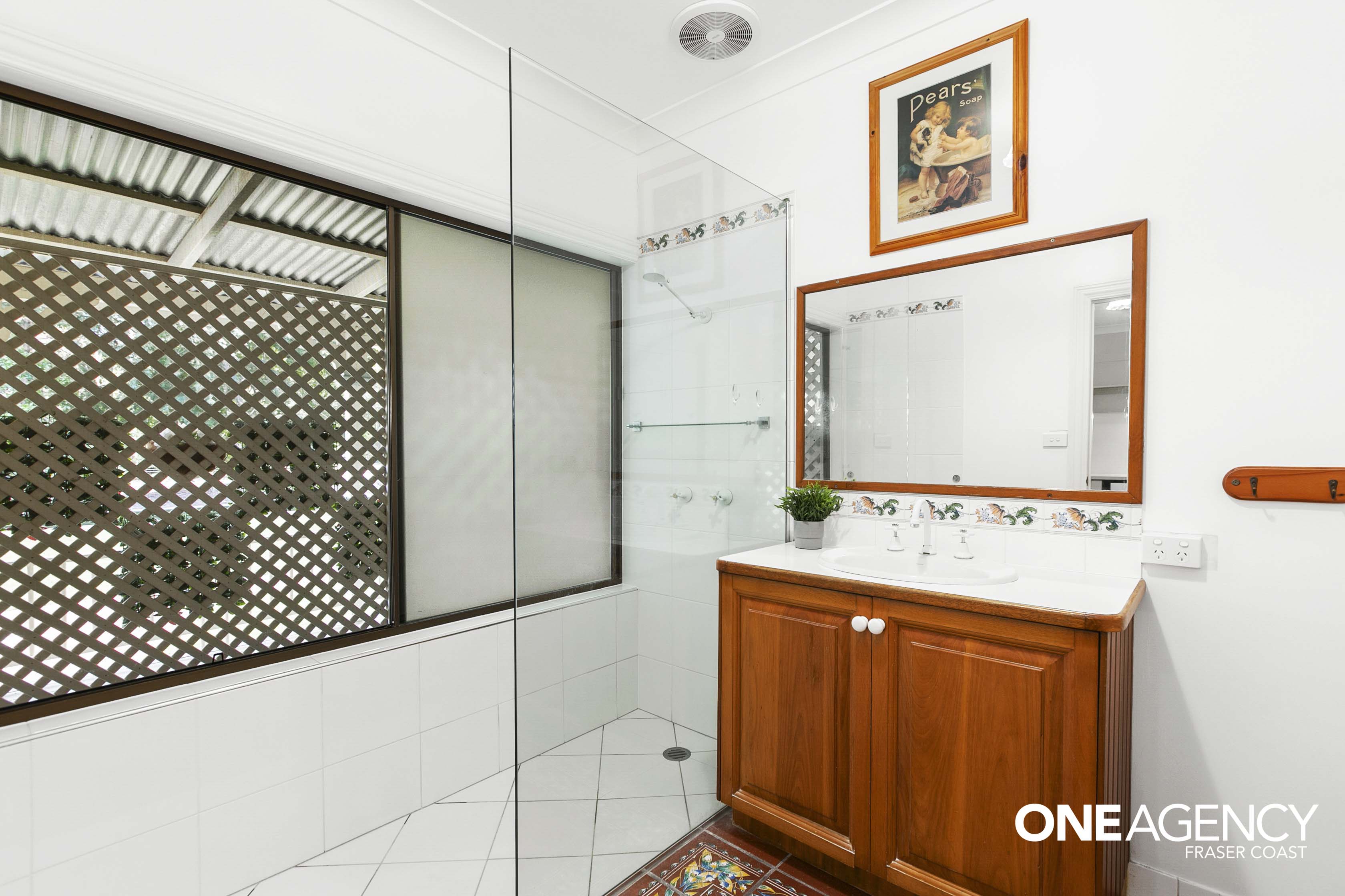 12 Burralong Drive, Wondunna