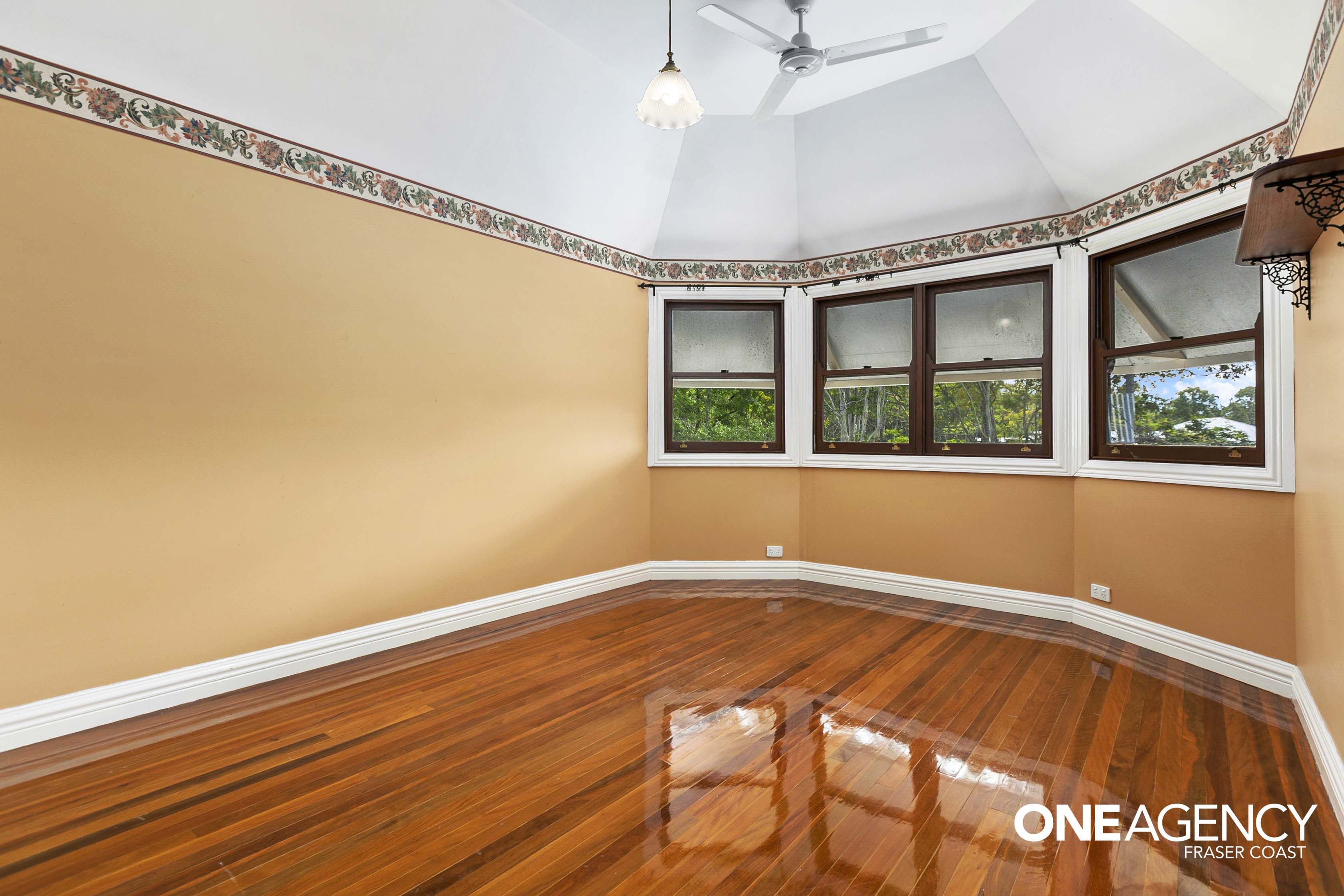 12 Burralong Drive, Wondunna