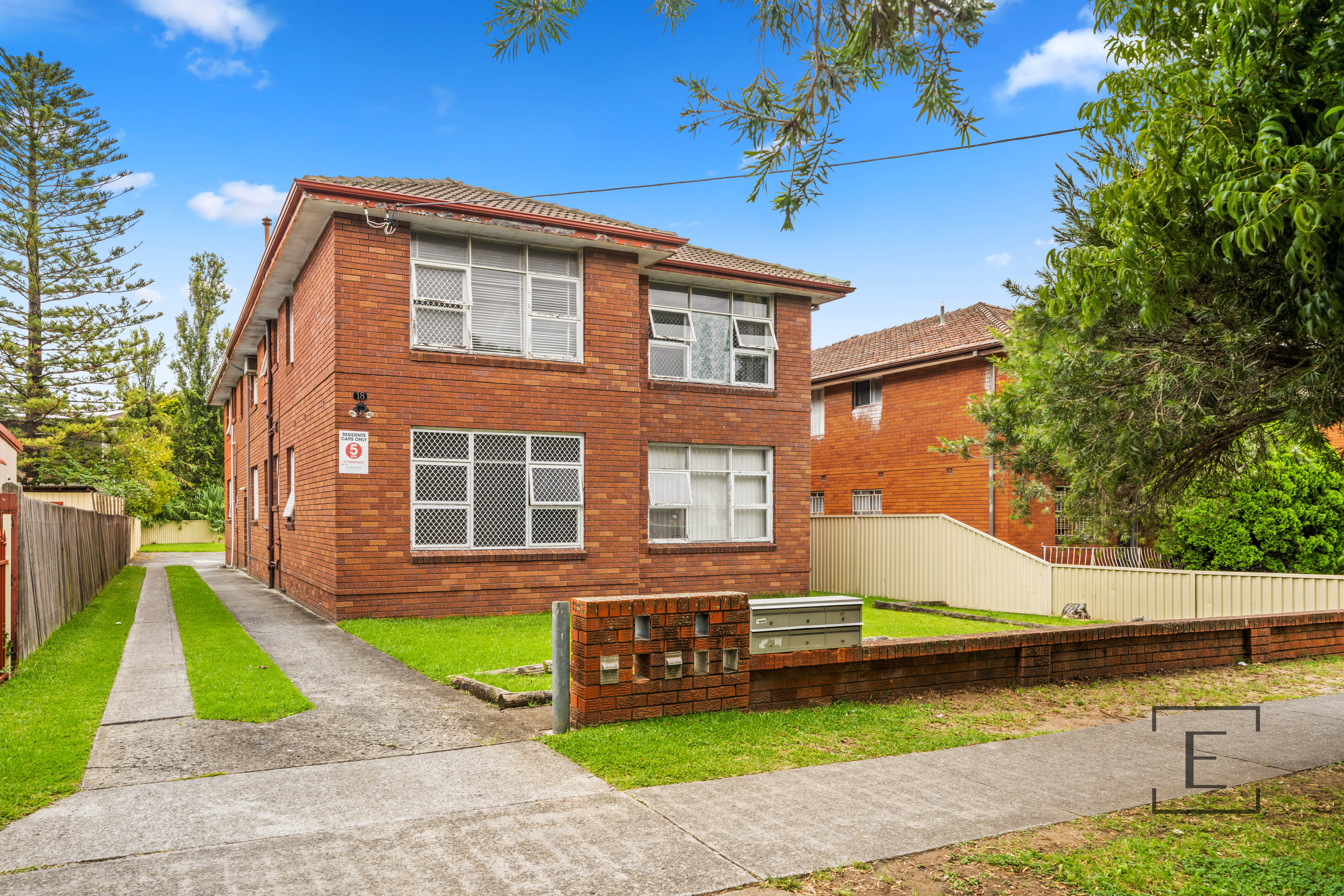 1 / 18 Hampden Road , Lakemba