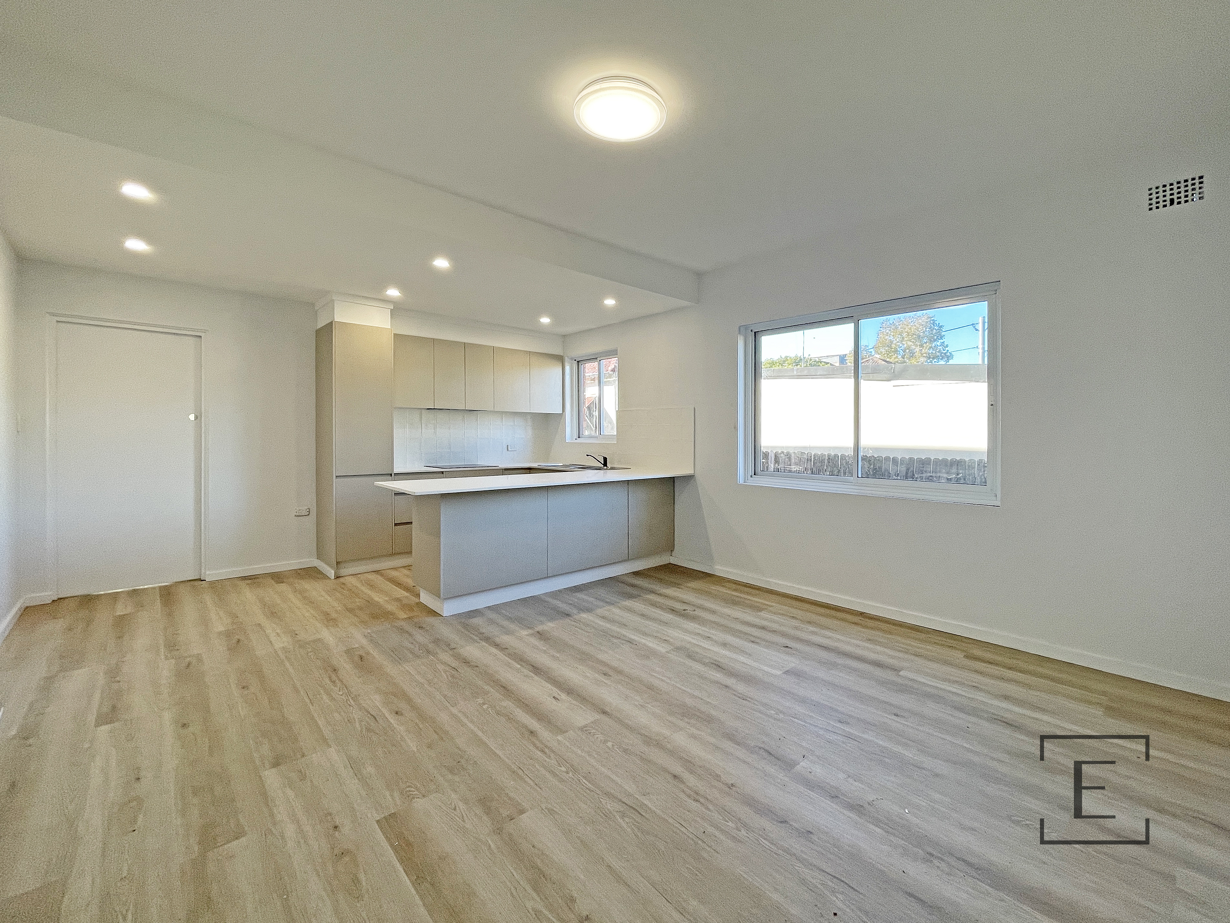 1 / 18 Hampden Road , Lakemba