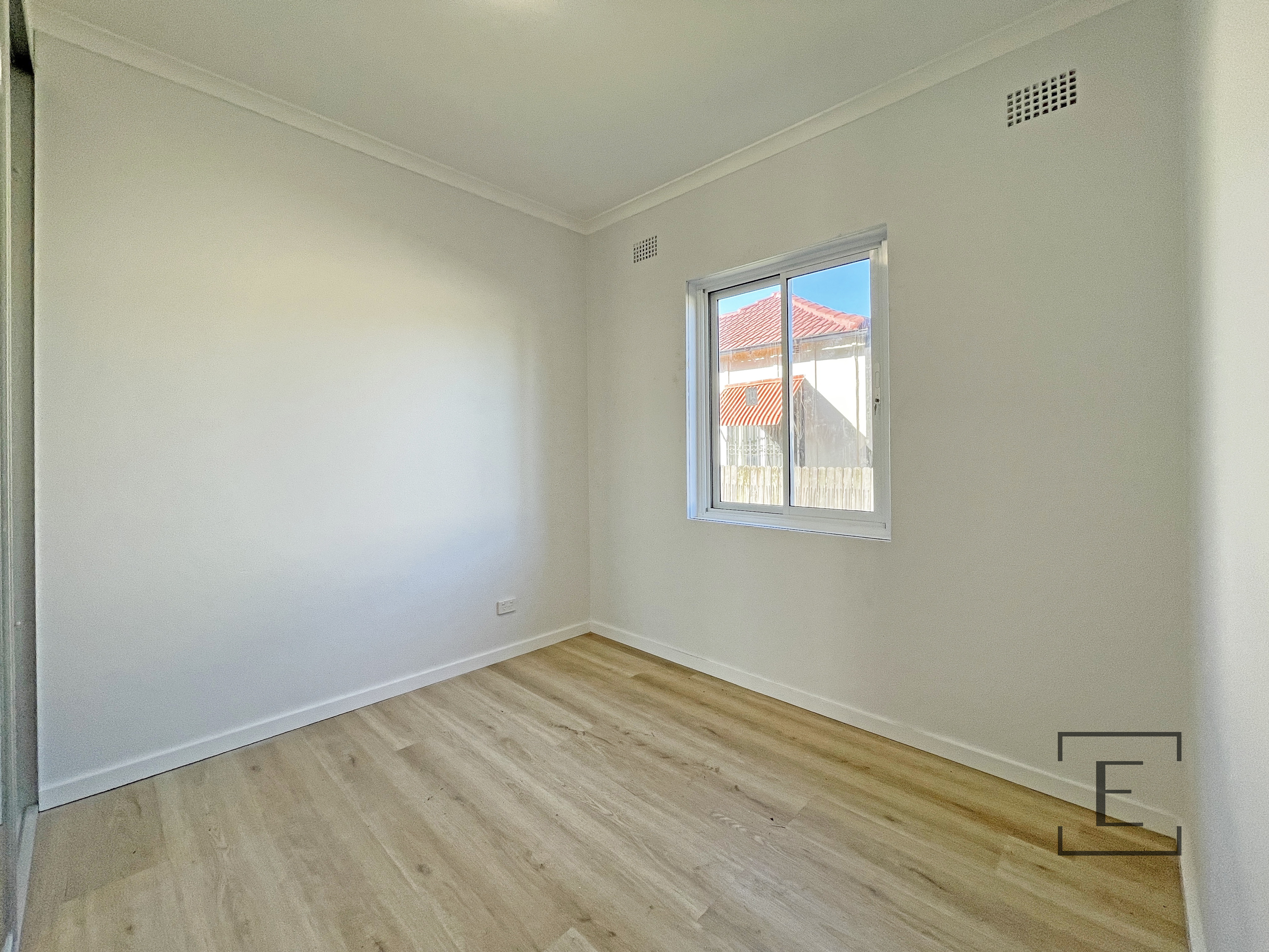 1 / 18 Hampden Road , Lakemba