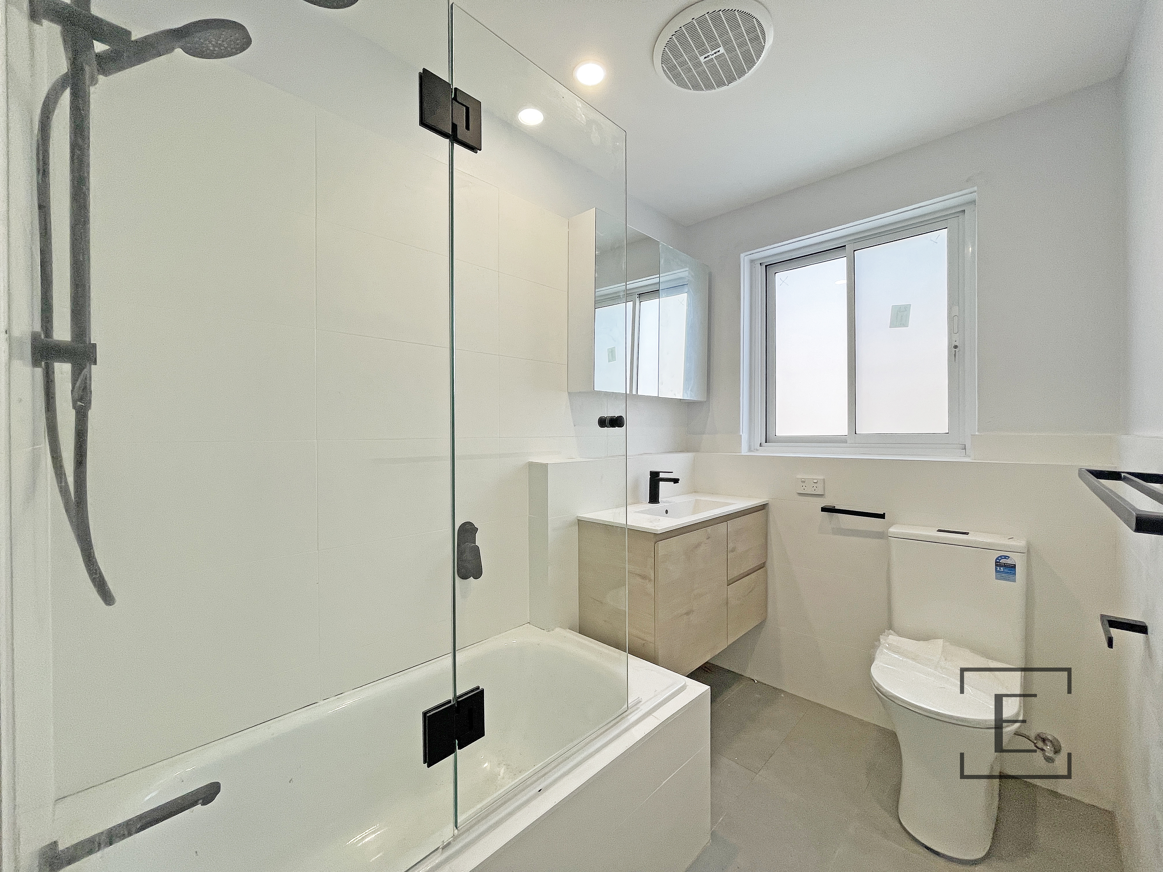 1 / 18 Hampden Road , Lakemba