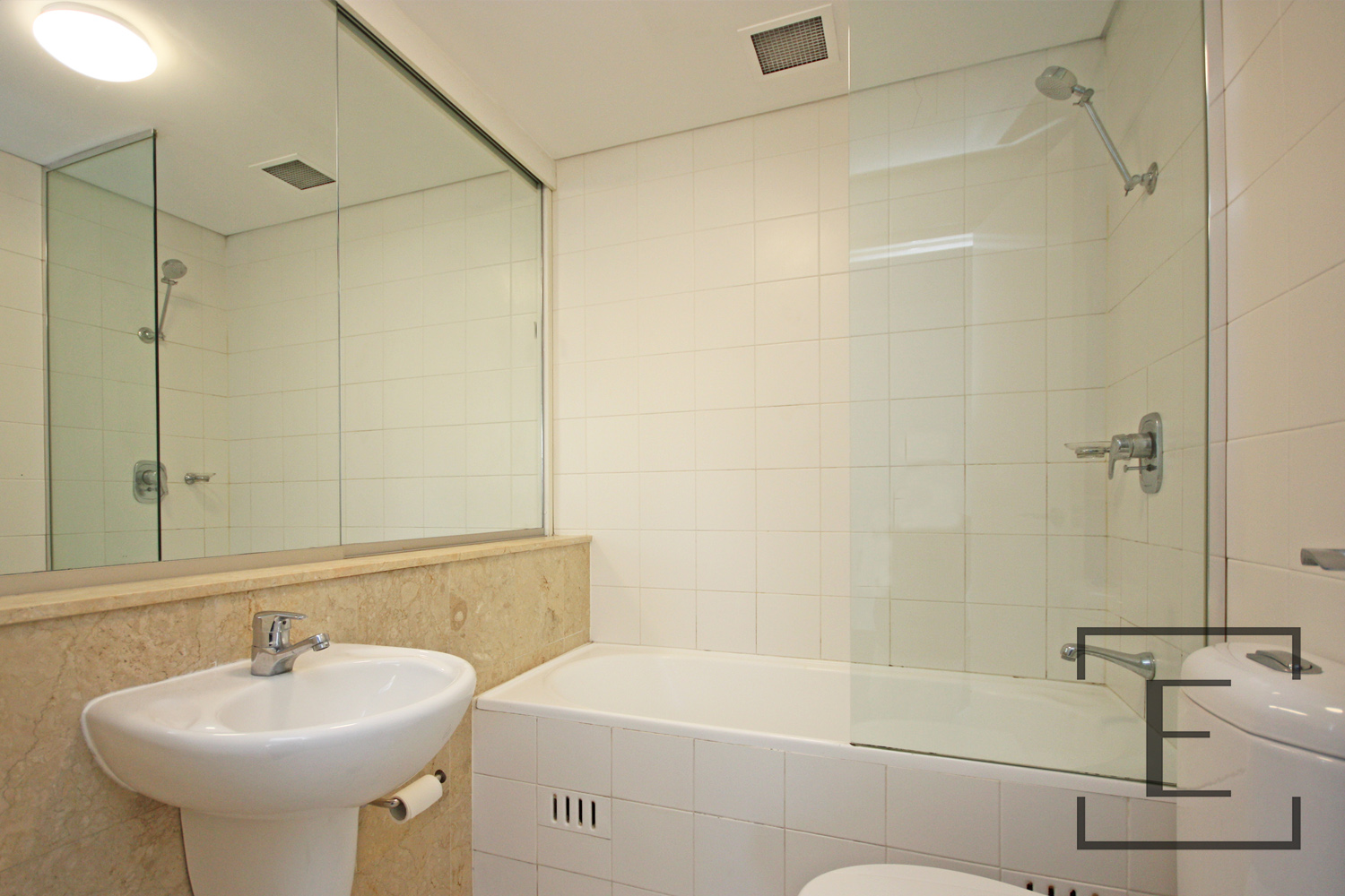 213E / 138 Carillon Avenue, Newtown