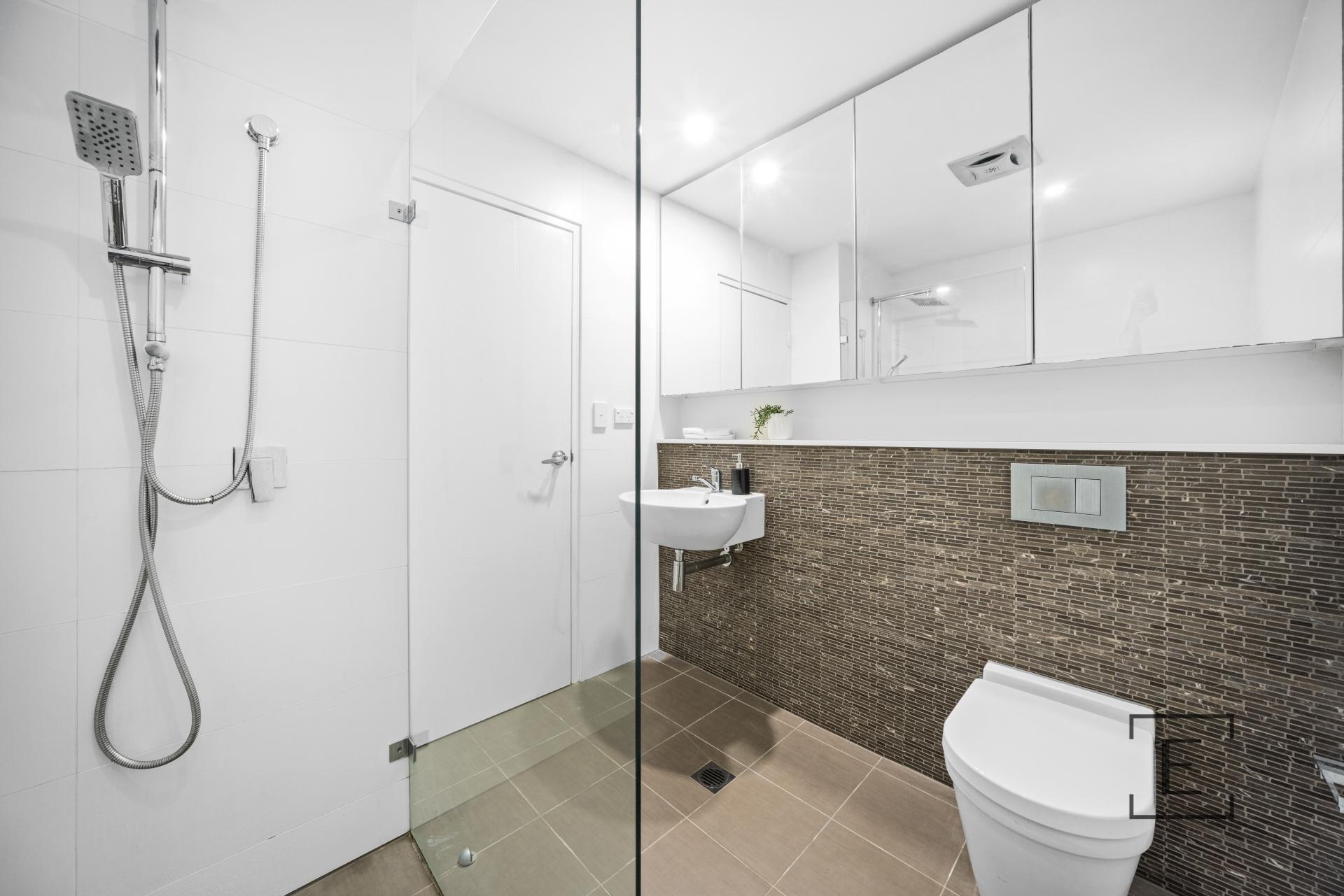 96 / 54A Blackwall Point Road, Chiswick