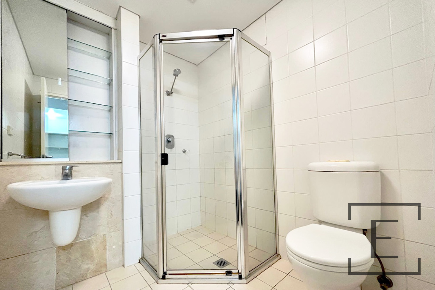 213E / 138 Carillon Avenue, Newtown