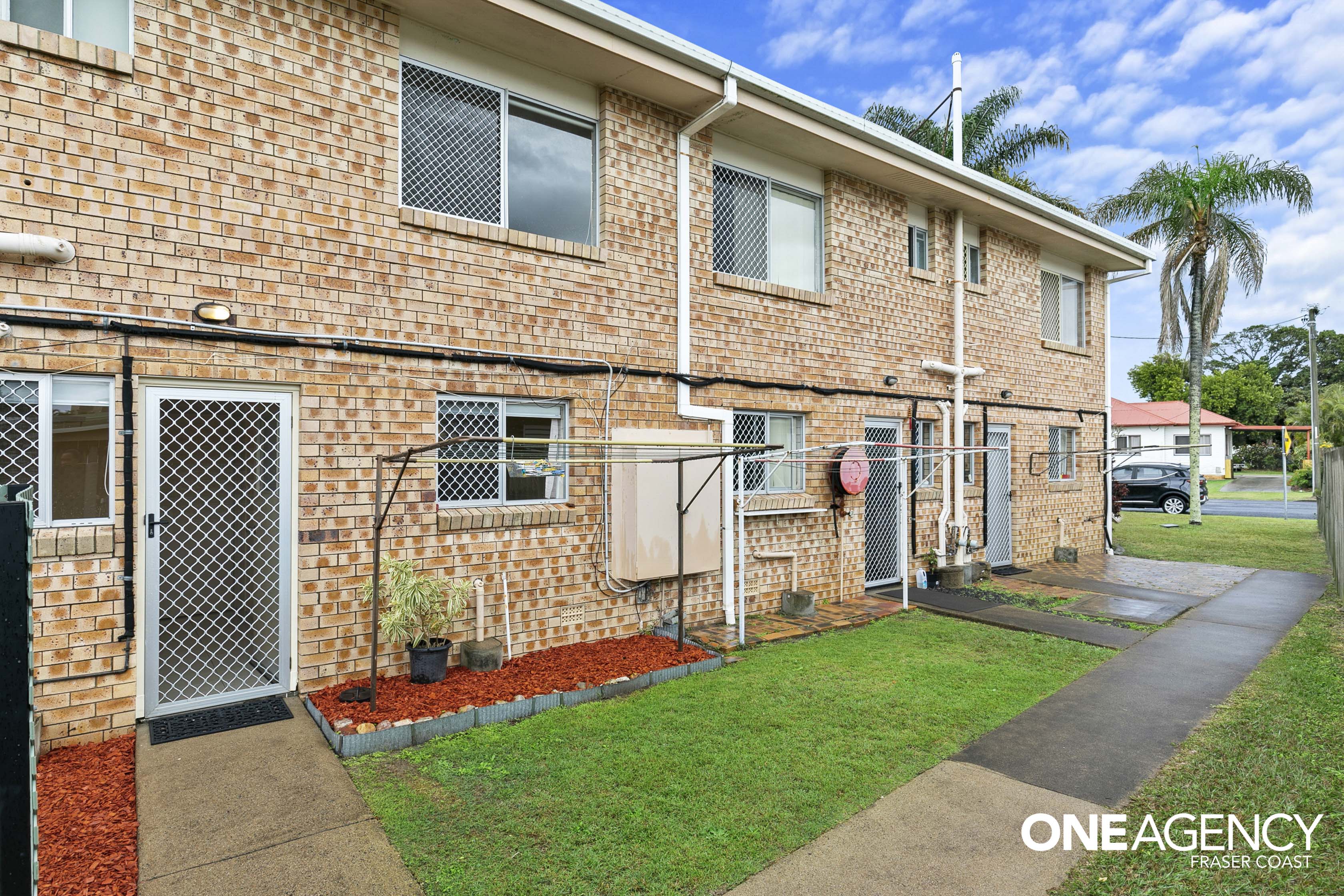 3 / 3 King Street, Urangan