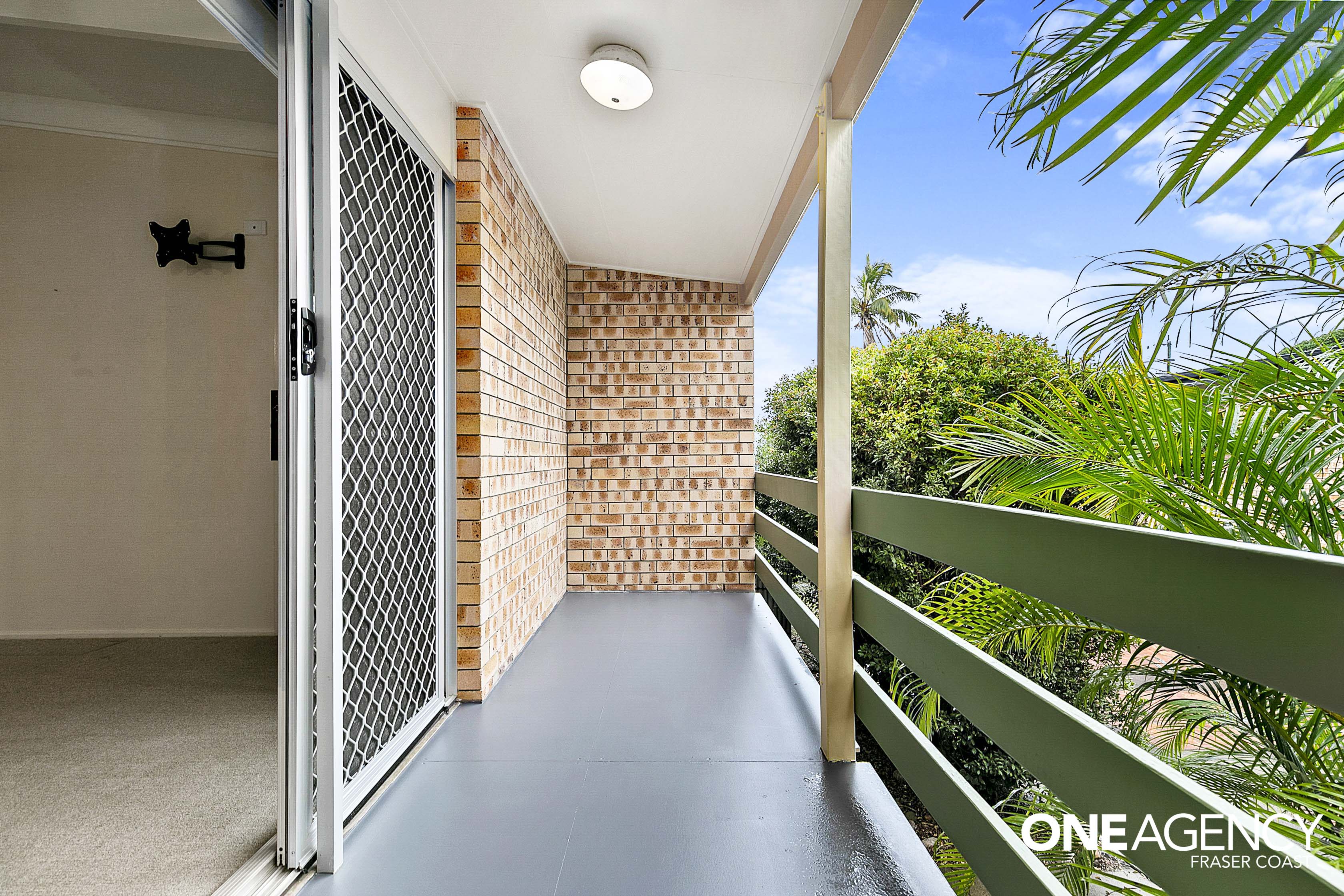 3 / 3 King Street, Urangan