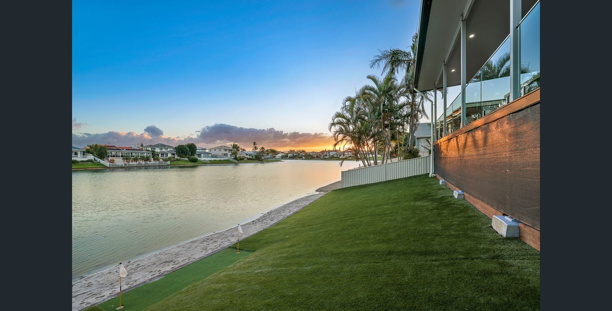 4 Darnay Road, Broadbeach Waters