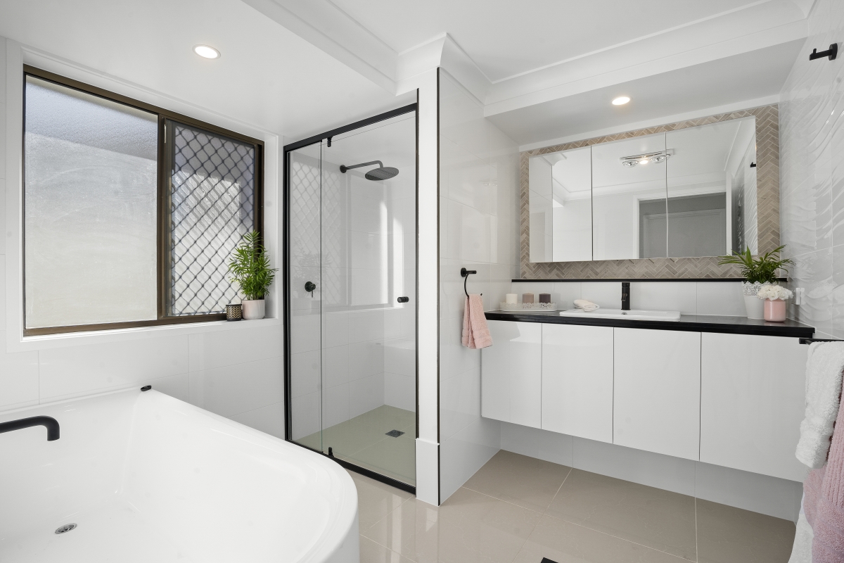 4 Darnay Road, Broadbeach Waters