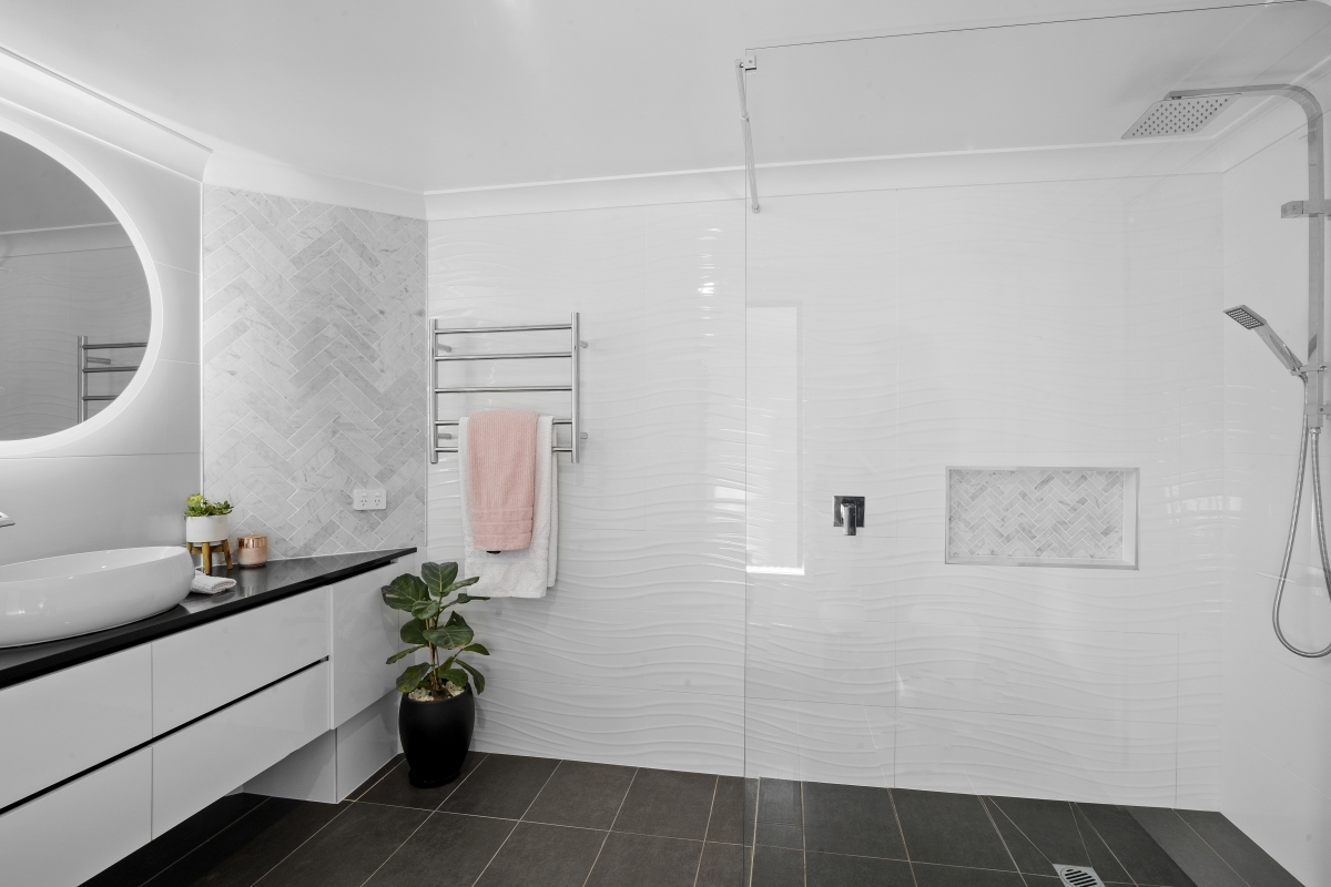 4 Darnay Road, Broadbeach Waters