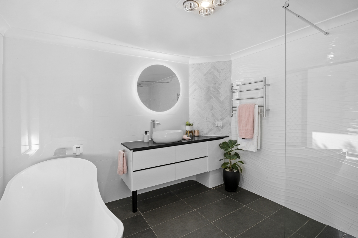 4 Darnay Road, Broadbeach Waters