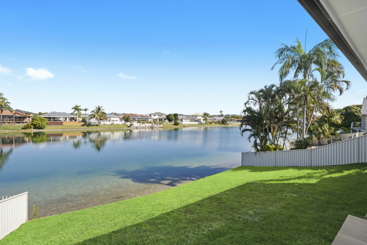 4 Darnay Road, Broadbeach Waters