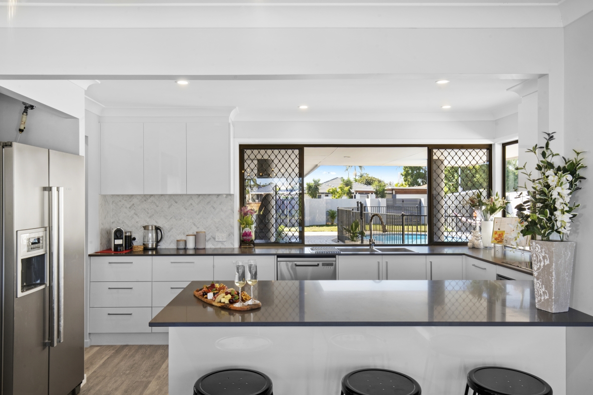 4 Darnay Road, Broadbeach Waters
