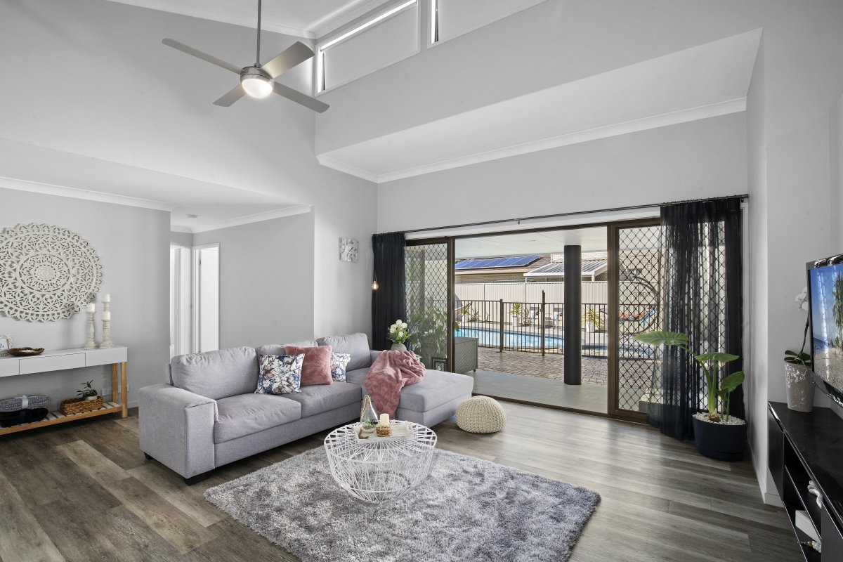 4 Darnay Road, Broadbeach Waters