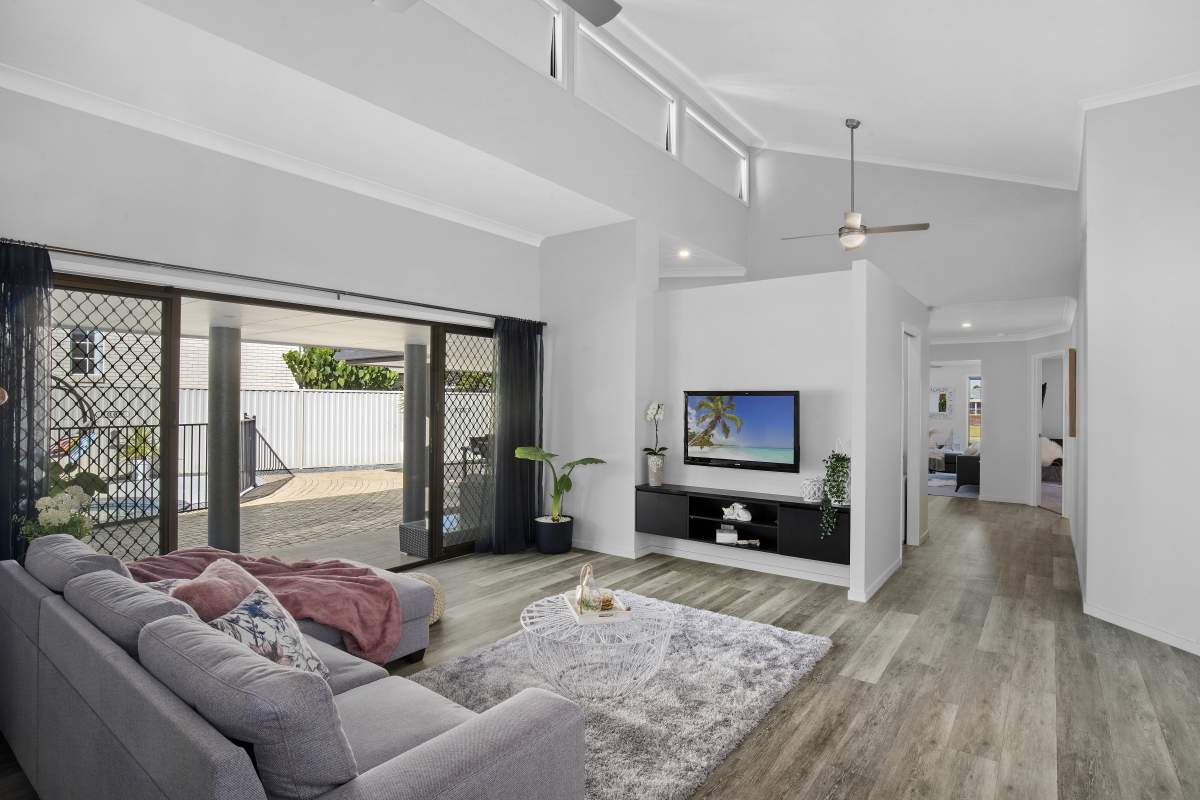 4 Darnay Road, Broadbeach Waters