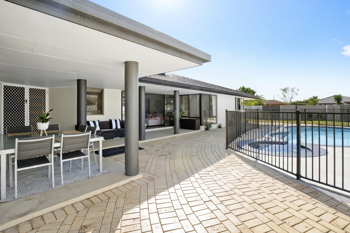 4 Darnay Road, Broadbeach Waters