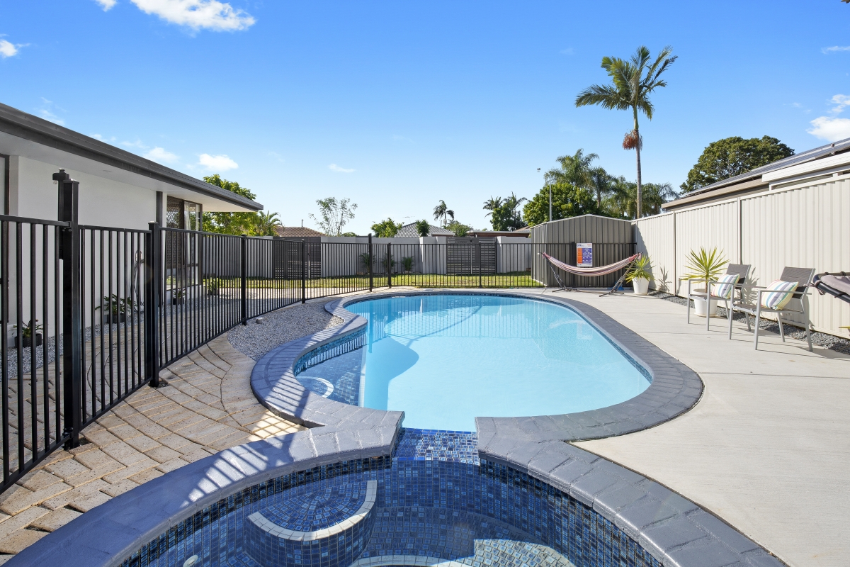 4 Darnay Road, Broadbeach Waters