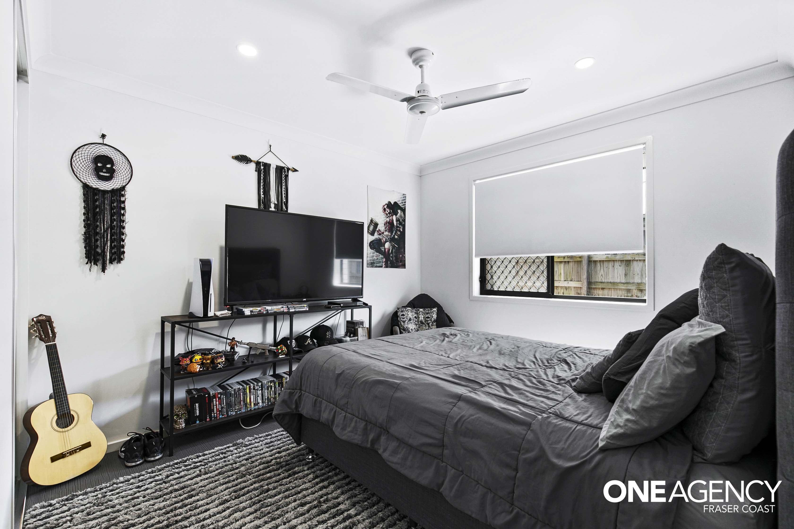 90 Bradman Way, Urangan