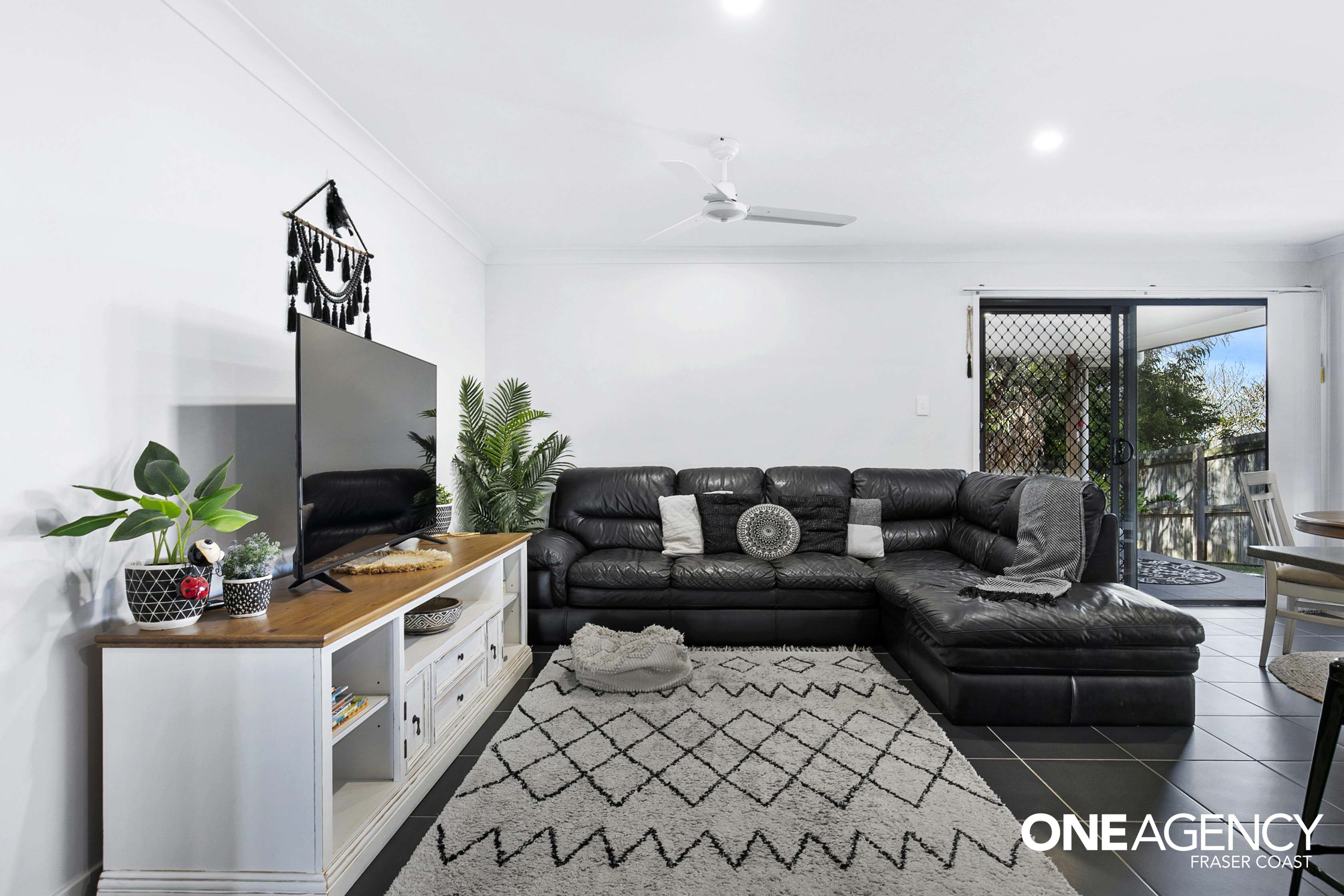90 Bradman Way, Urangan