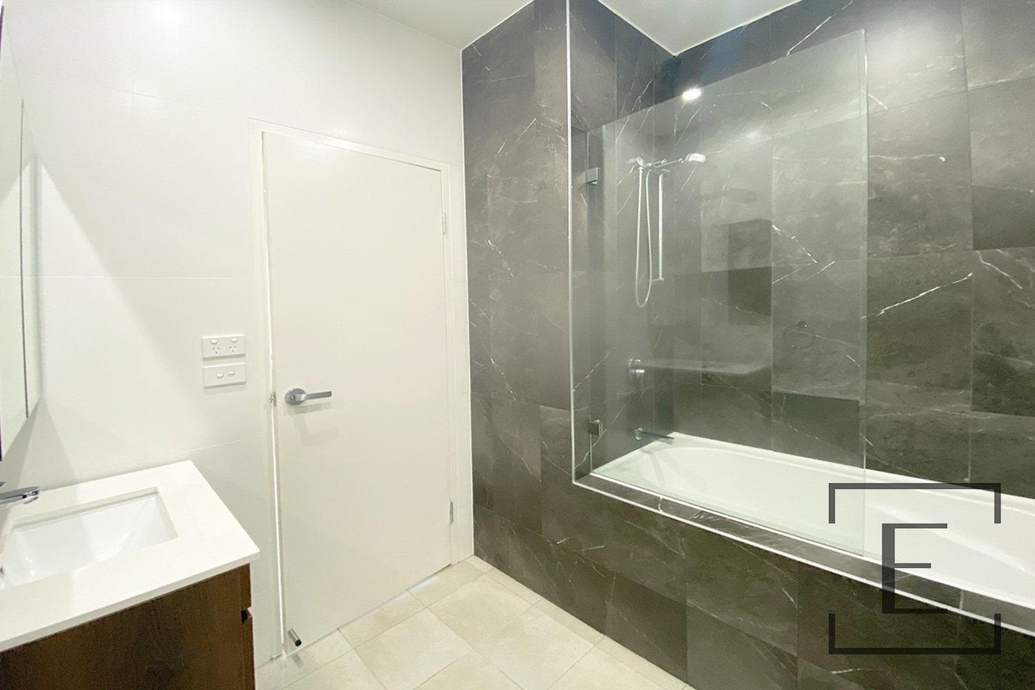 AG01 / 98 Lakeside Parade, Jordan Springs