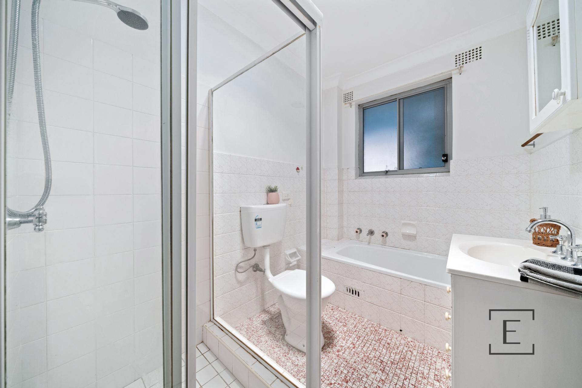 4 / 5 Hampstead Road, Homebush West