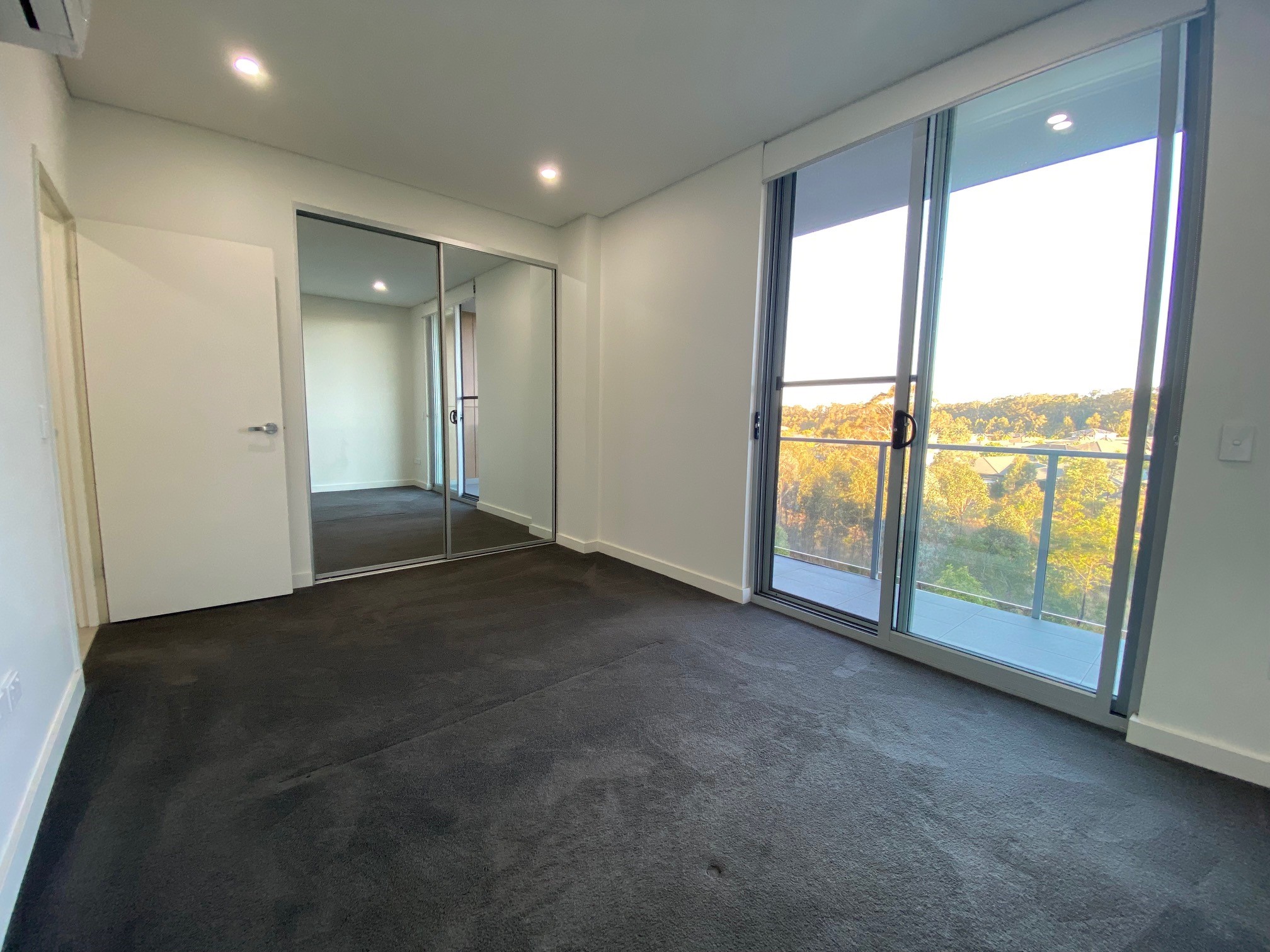 a306 / 98 Lakeside Parade, Jordan Springs