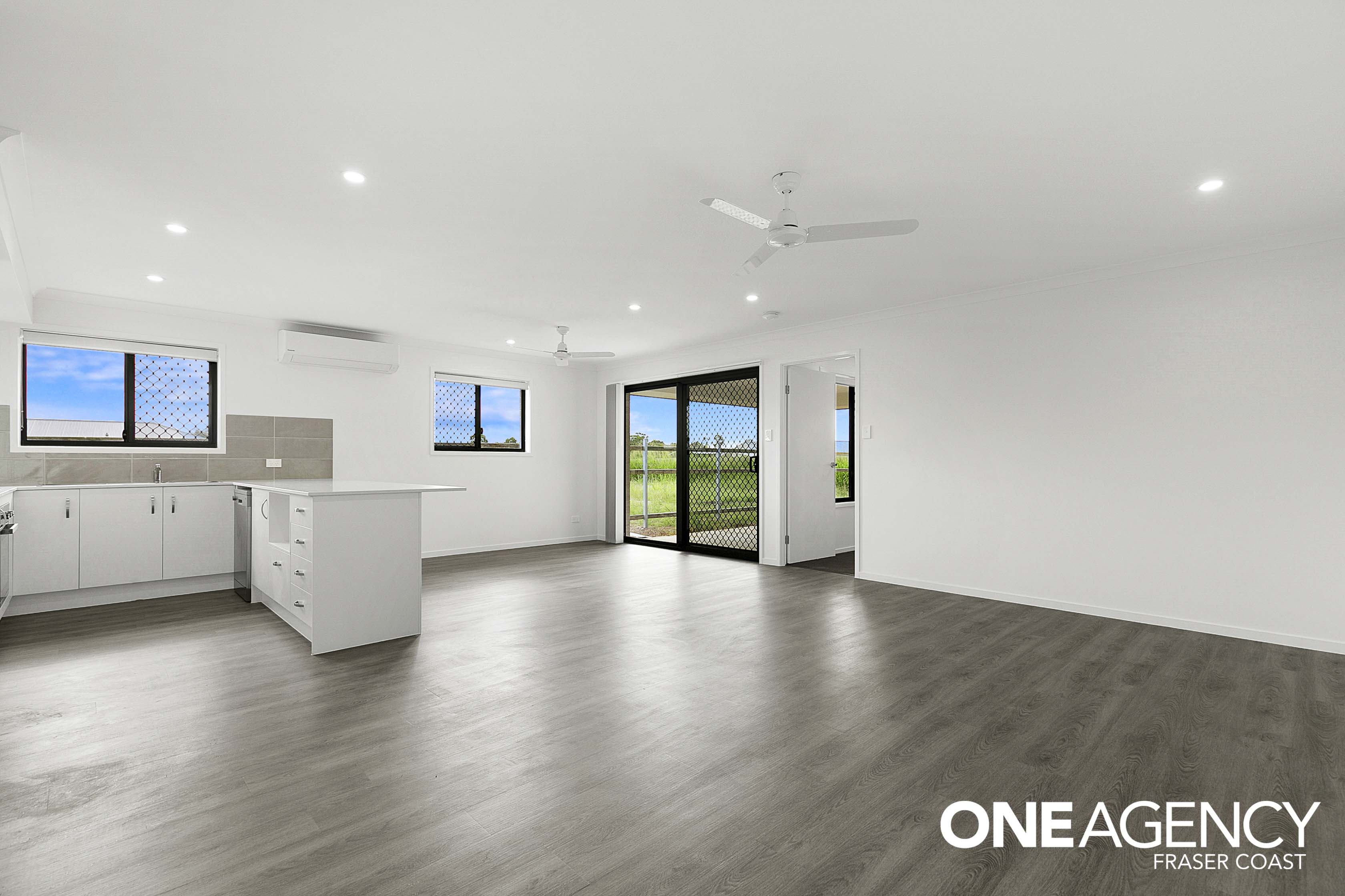 2 / 12 Coolamon Court, Urraween