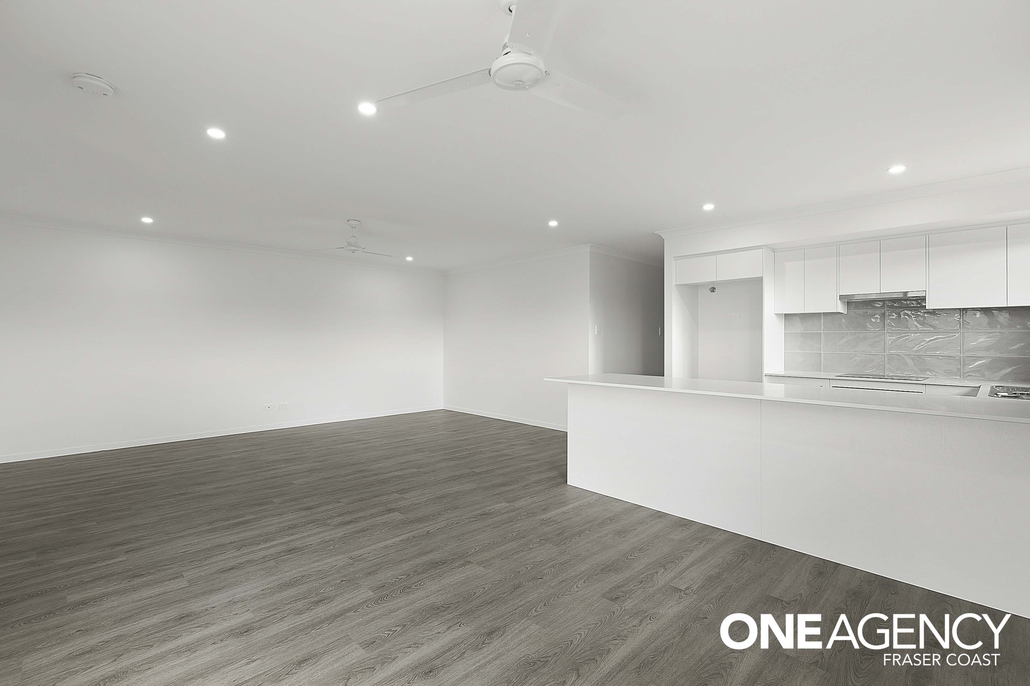 2 / 12 Coolamon Court, Urraween