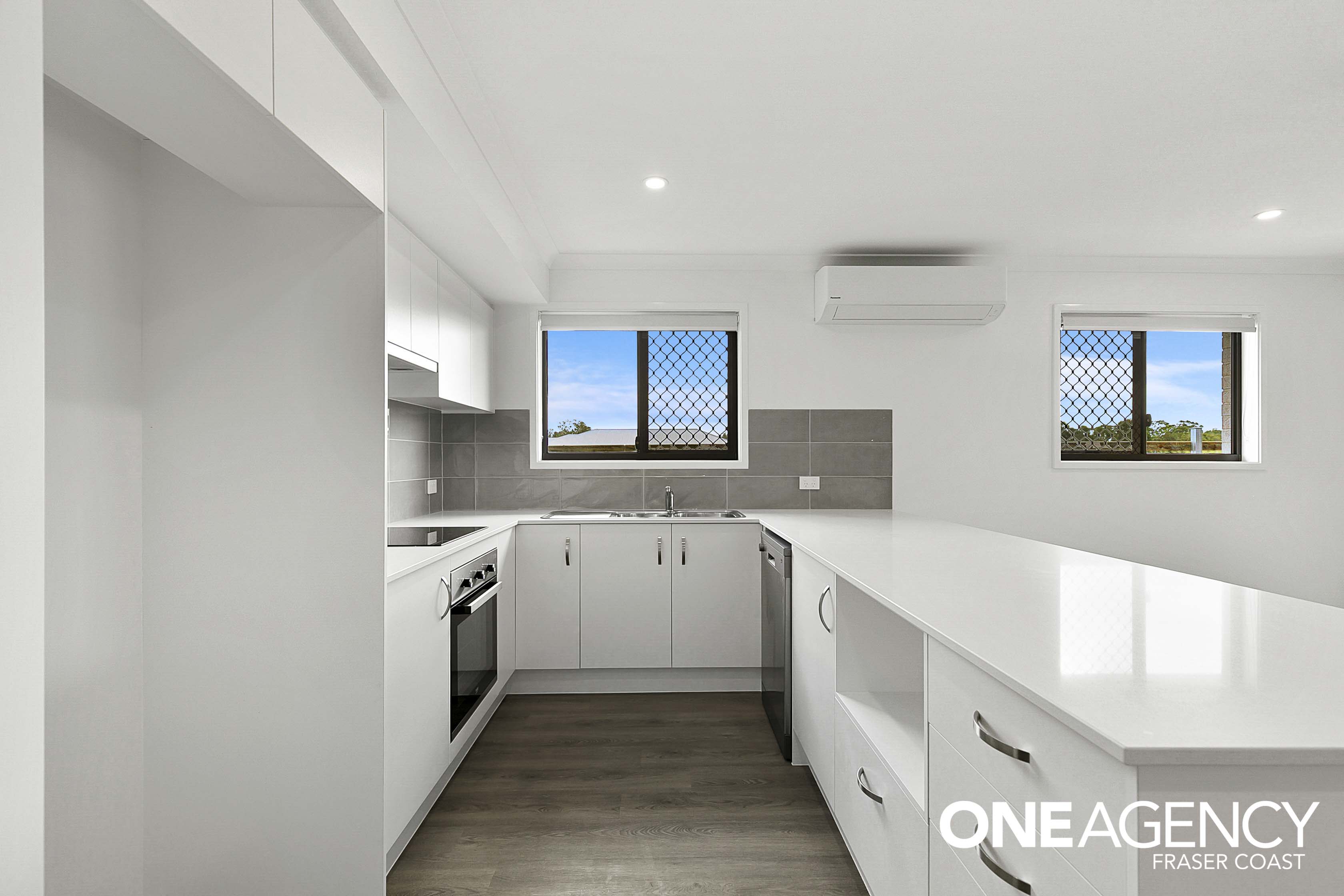 2 / 12 Coolamon Court, Urraween
