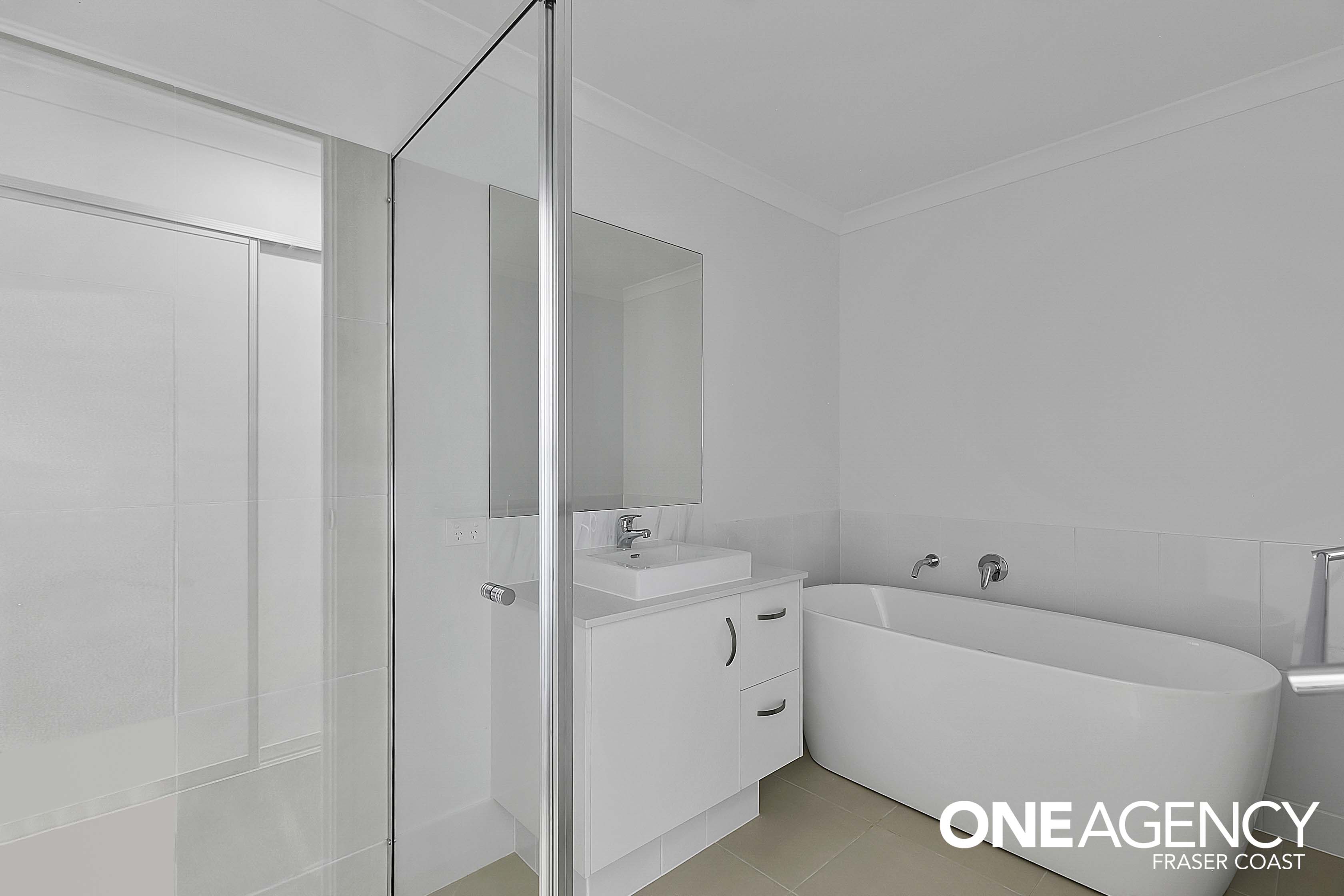 2 / 12 Coolamon Court, Urraween