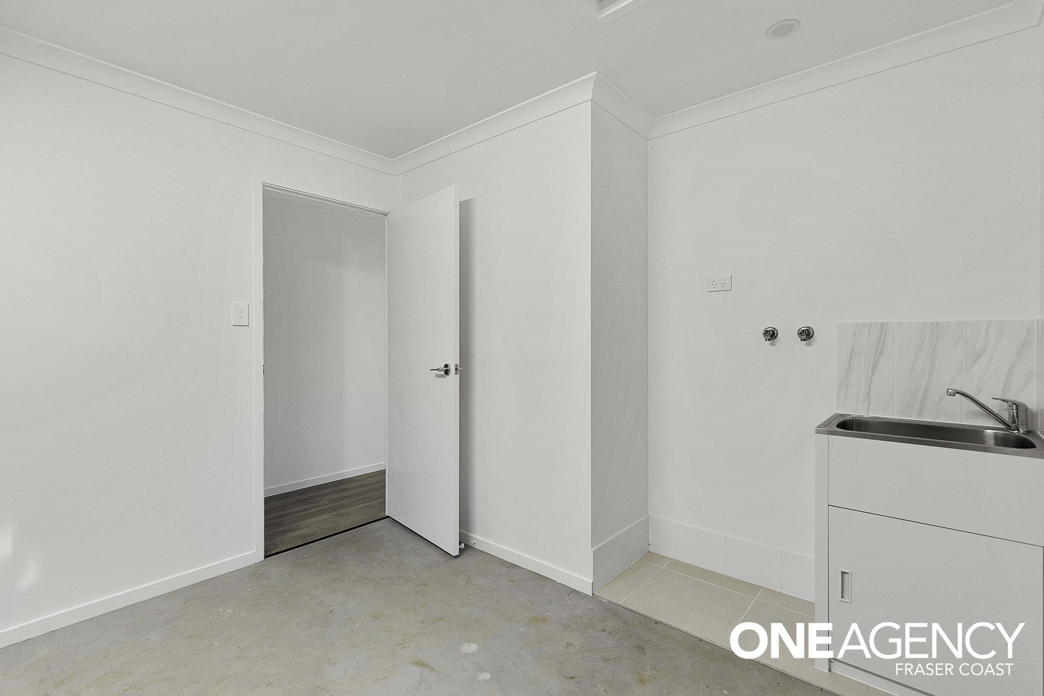 2 / 12 Coolamon Court, Urraween