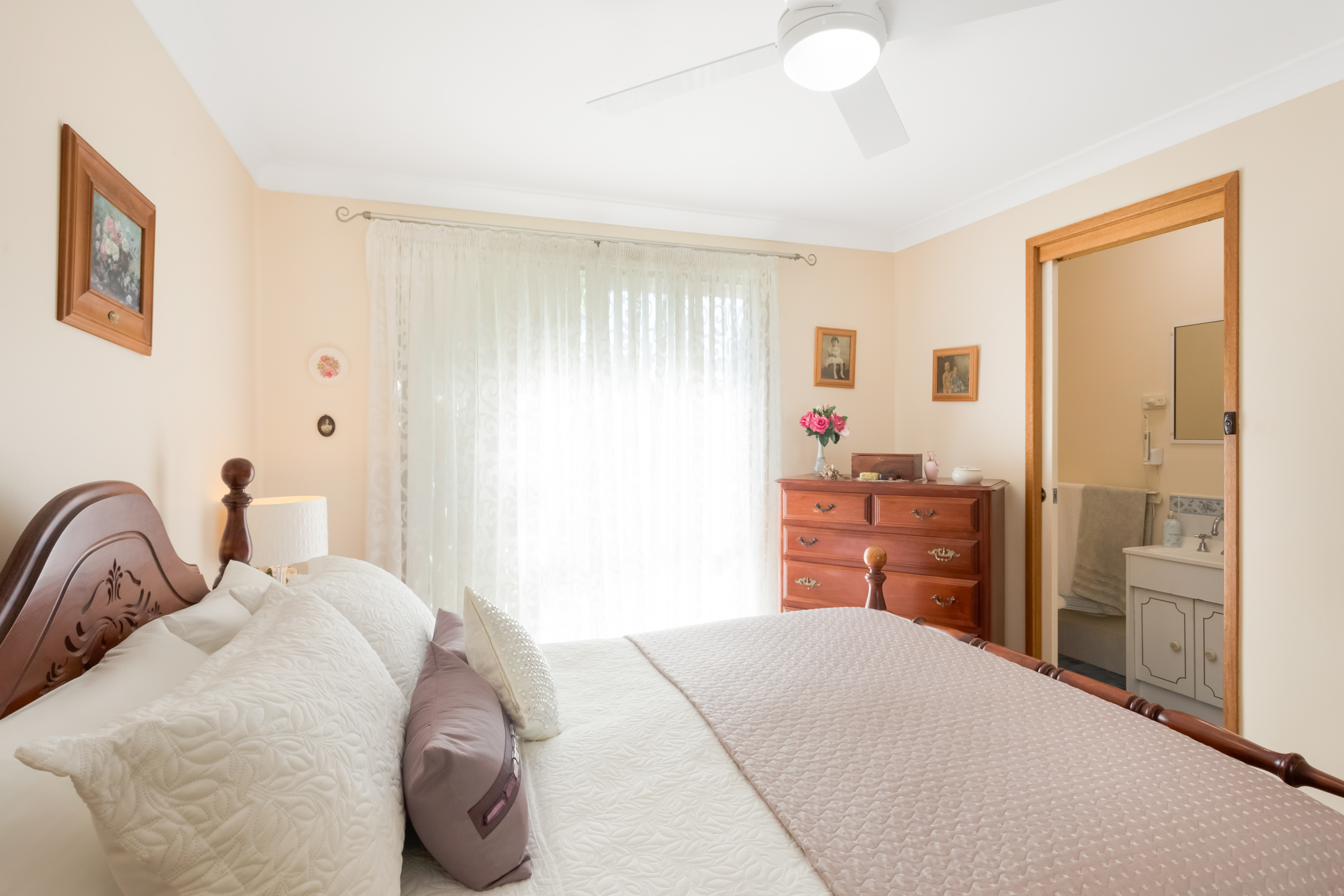 20 Sunset Boulevard, Kianga