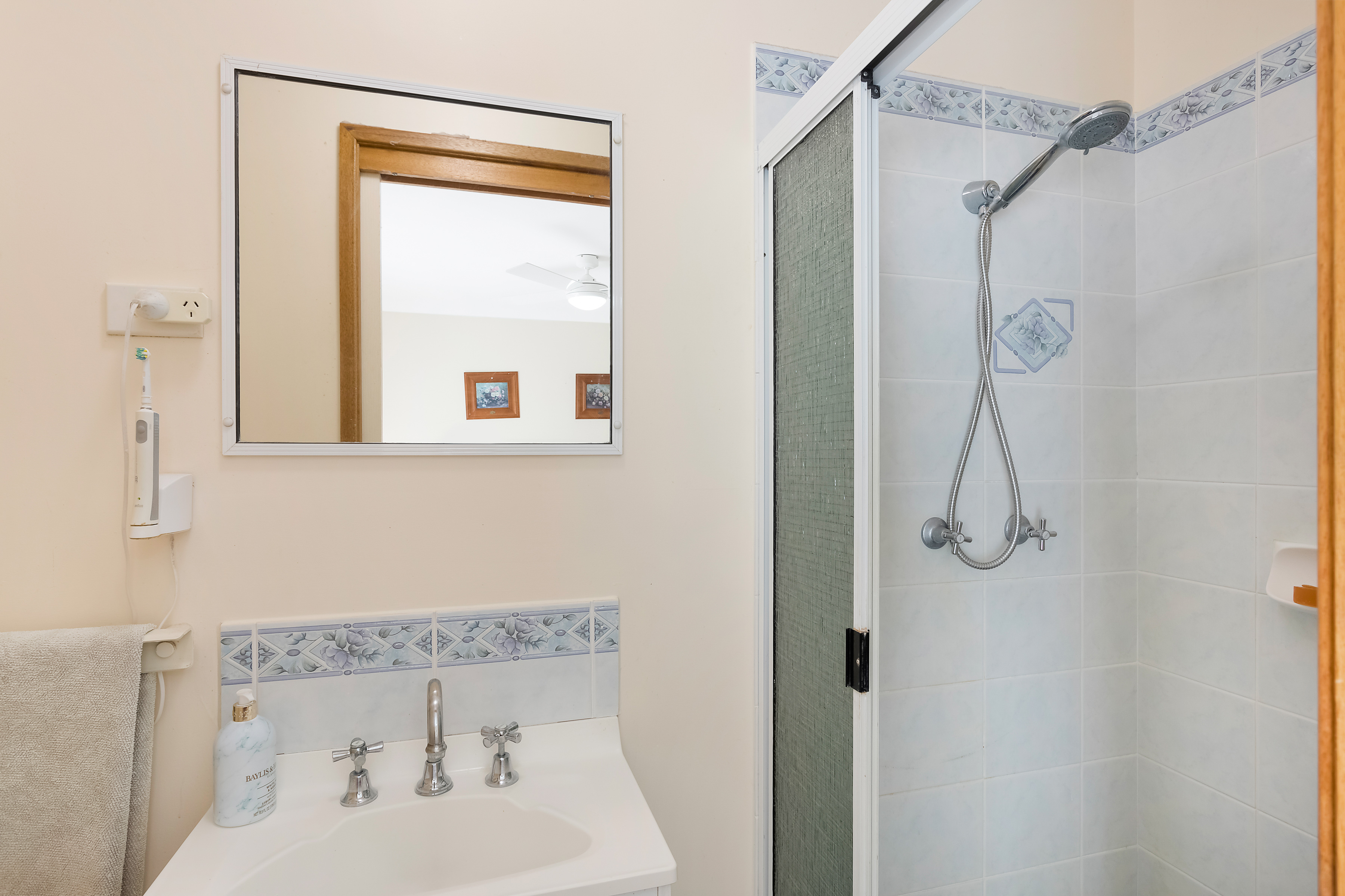 20 Sunset Boulevard, Kianga