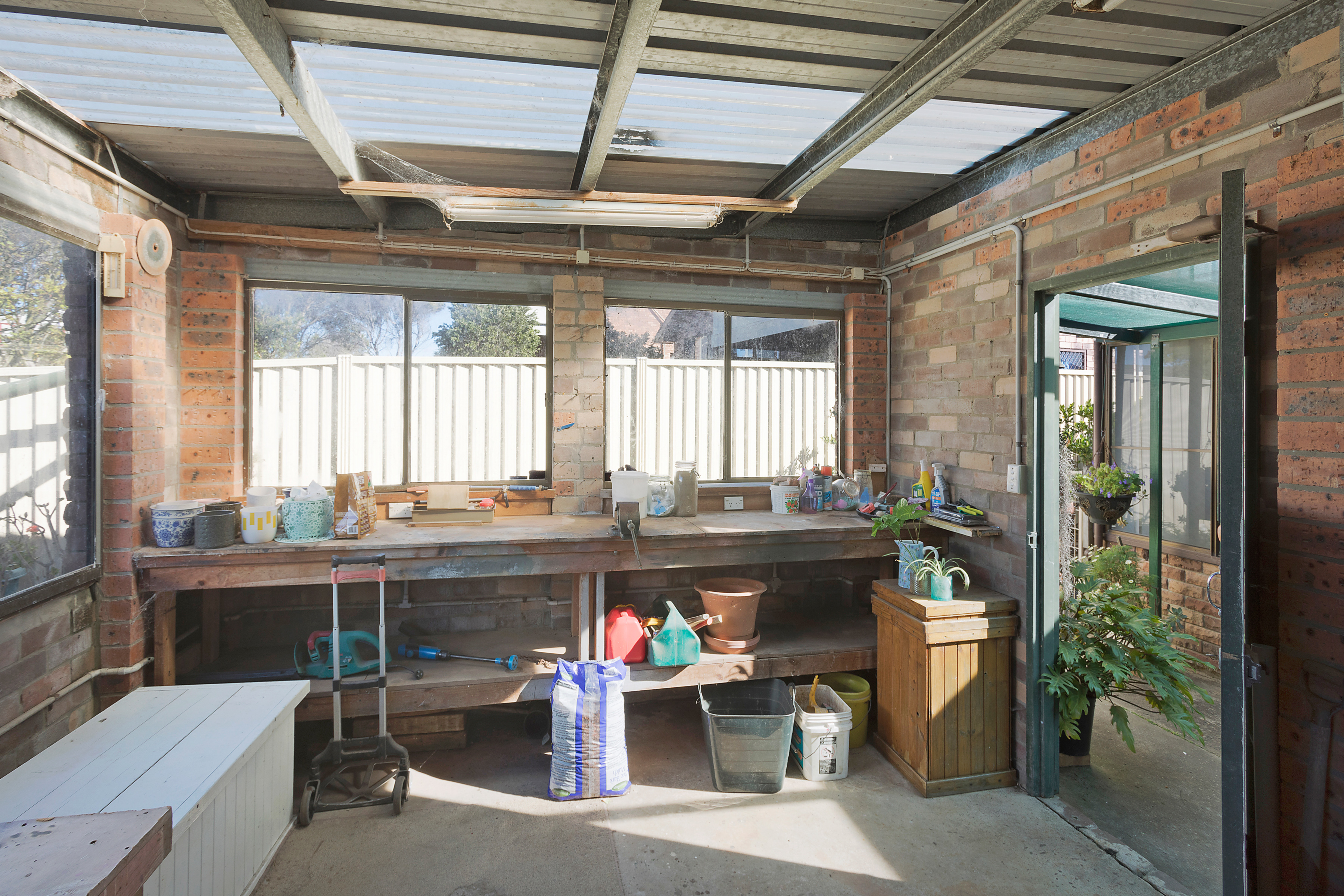 20 Sunset Boulevard, Kianga