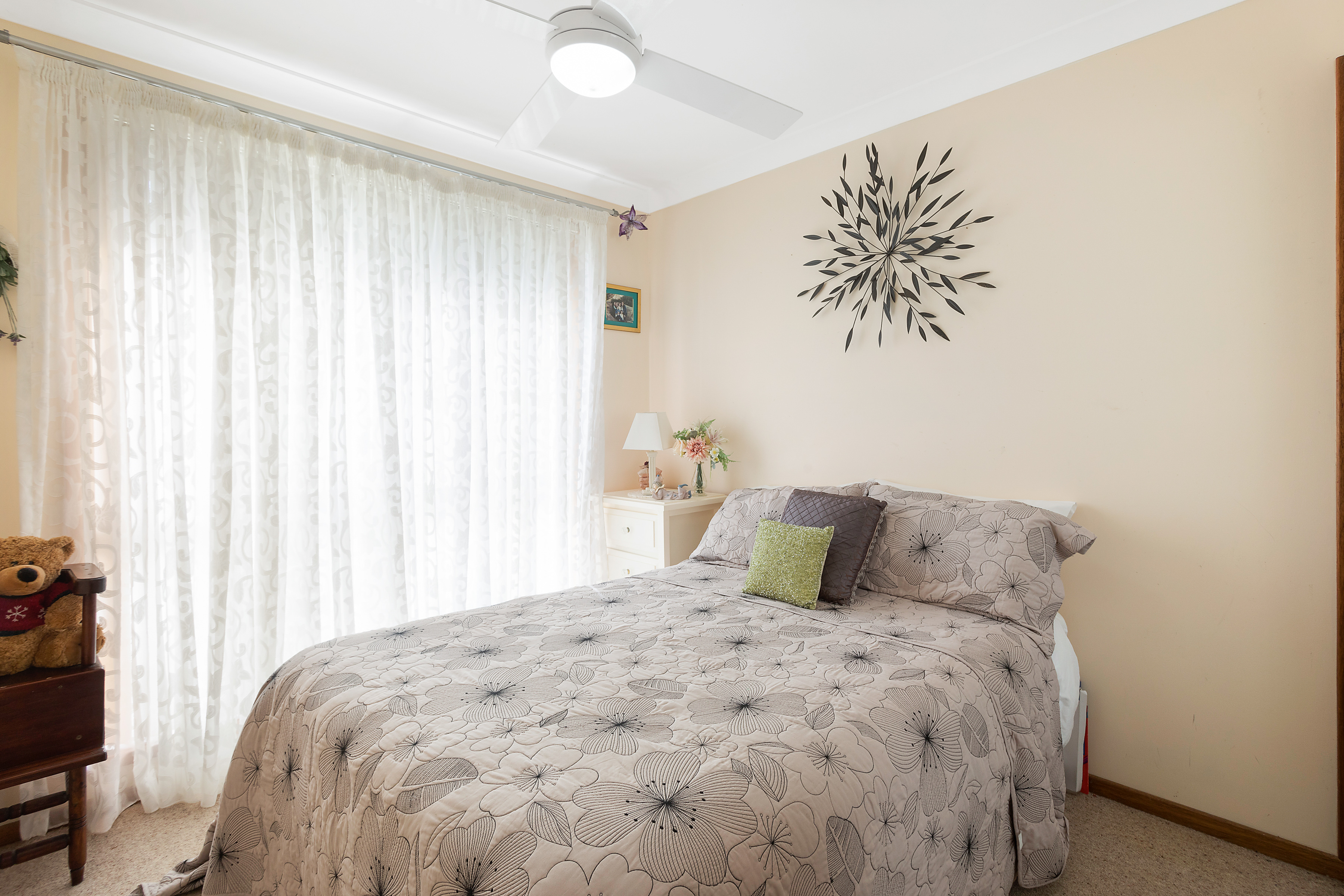 20 Sunset Boulevard, Kianga