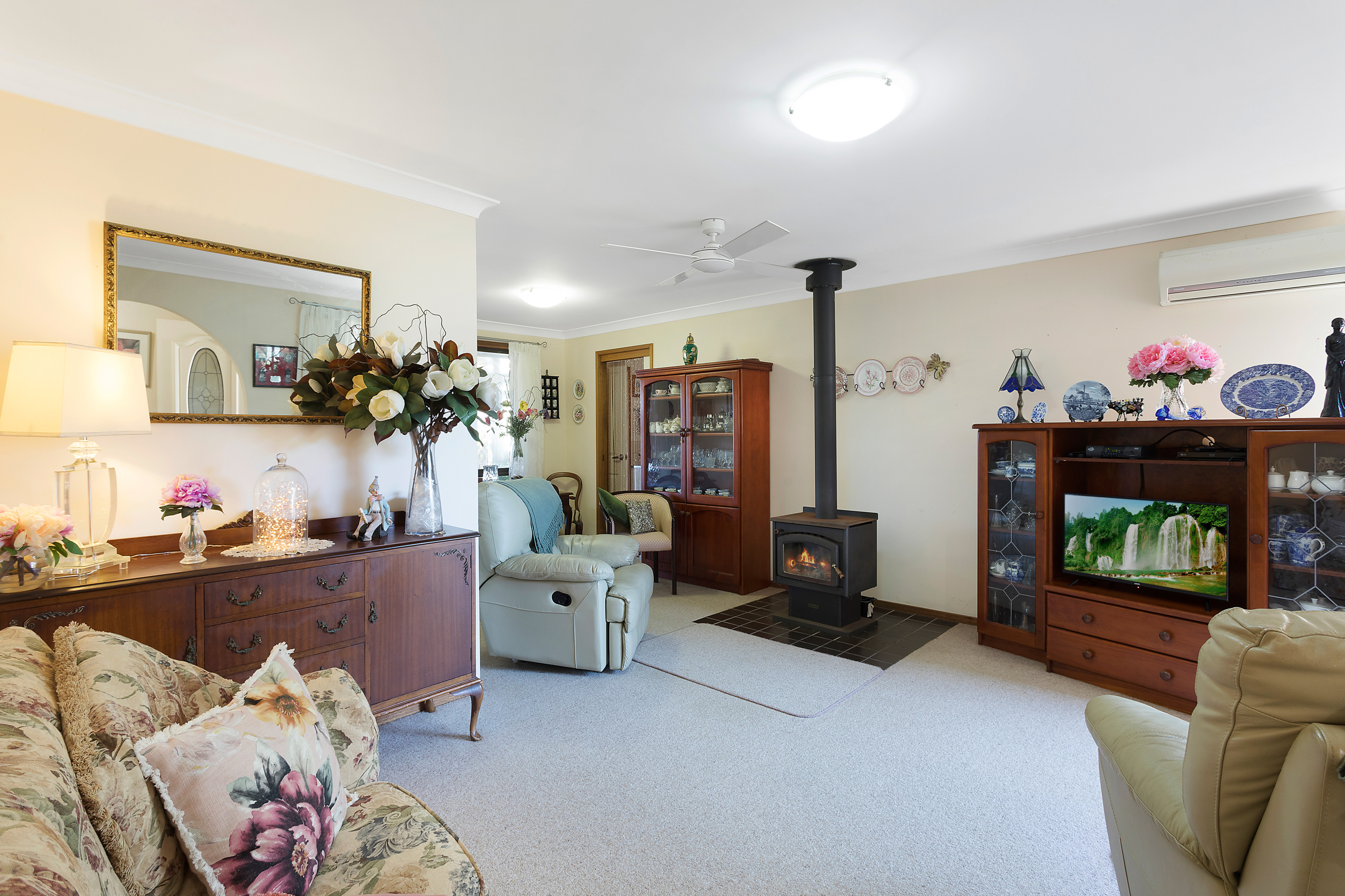 20 Sunset Boulevard, Kianga