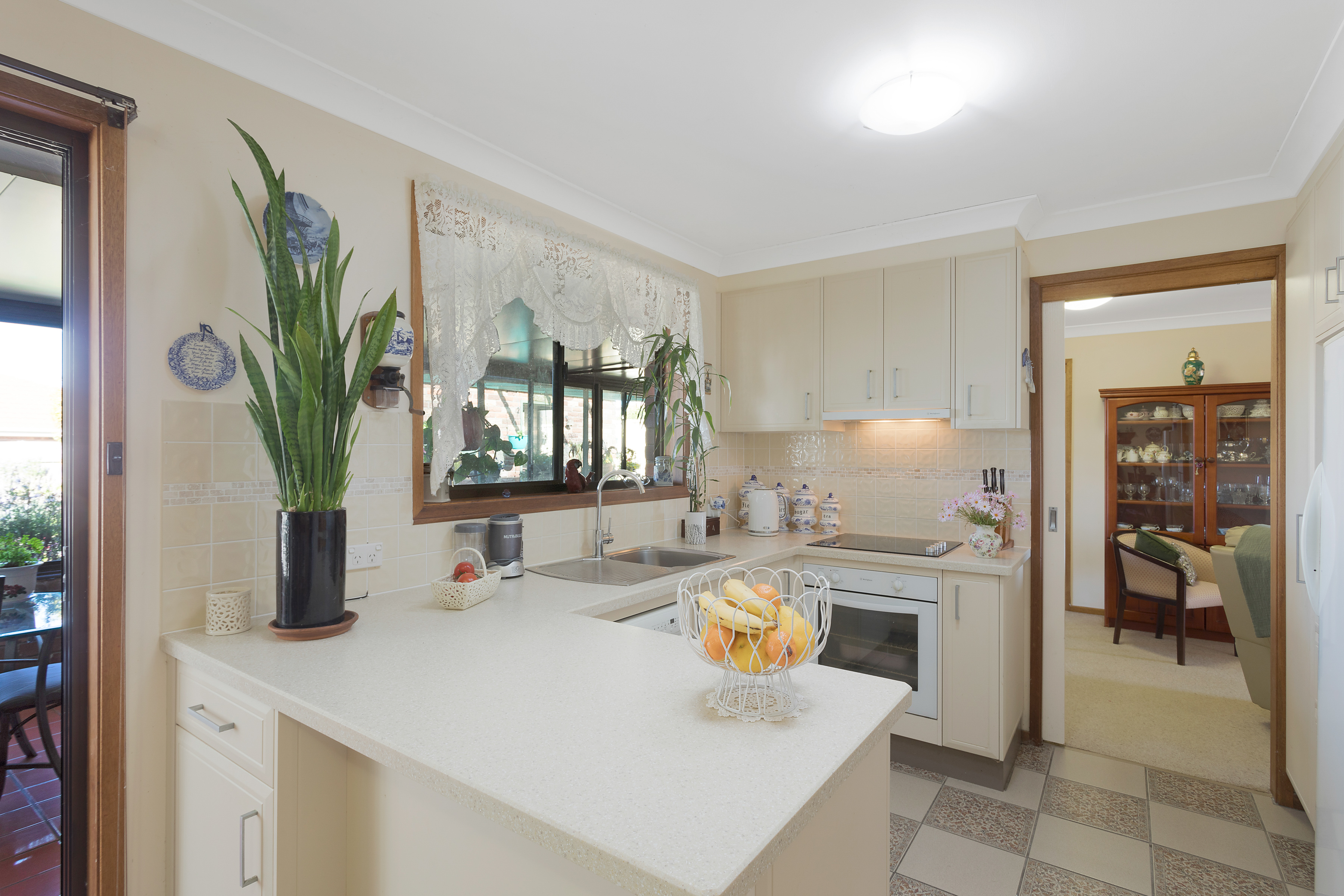 20 Sunset Boulevard, Kianga