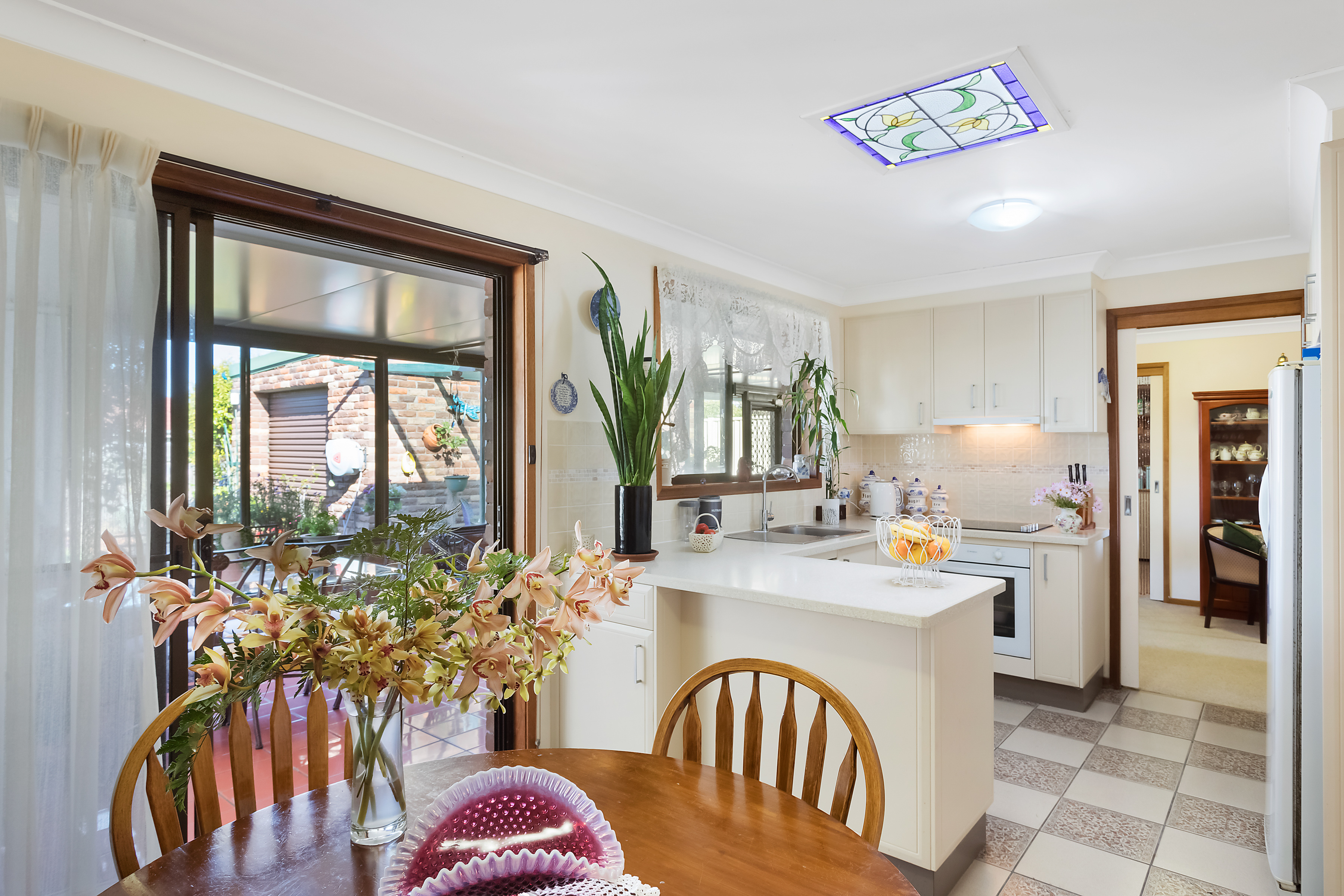 20 Sunset Boulevard, Kianga