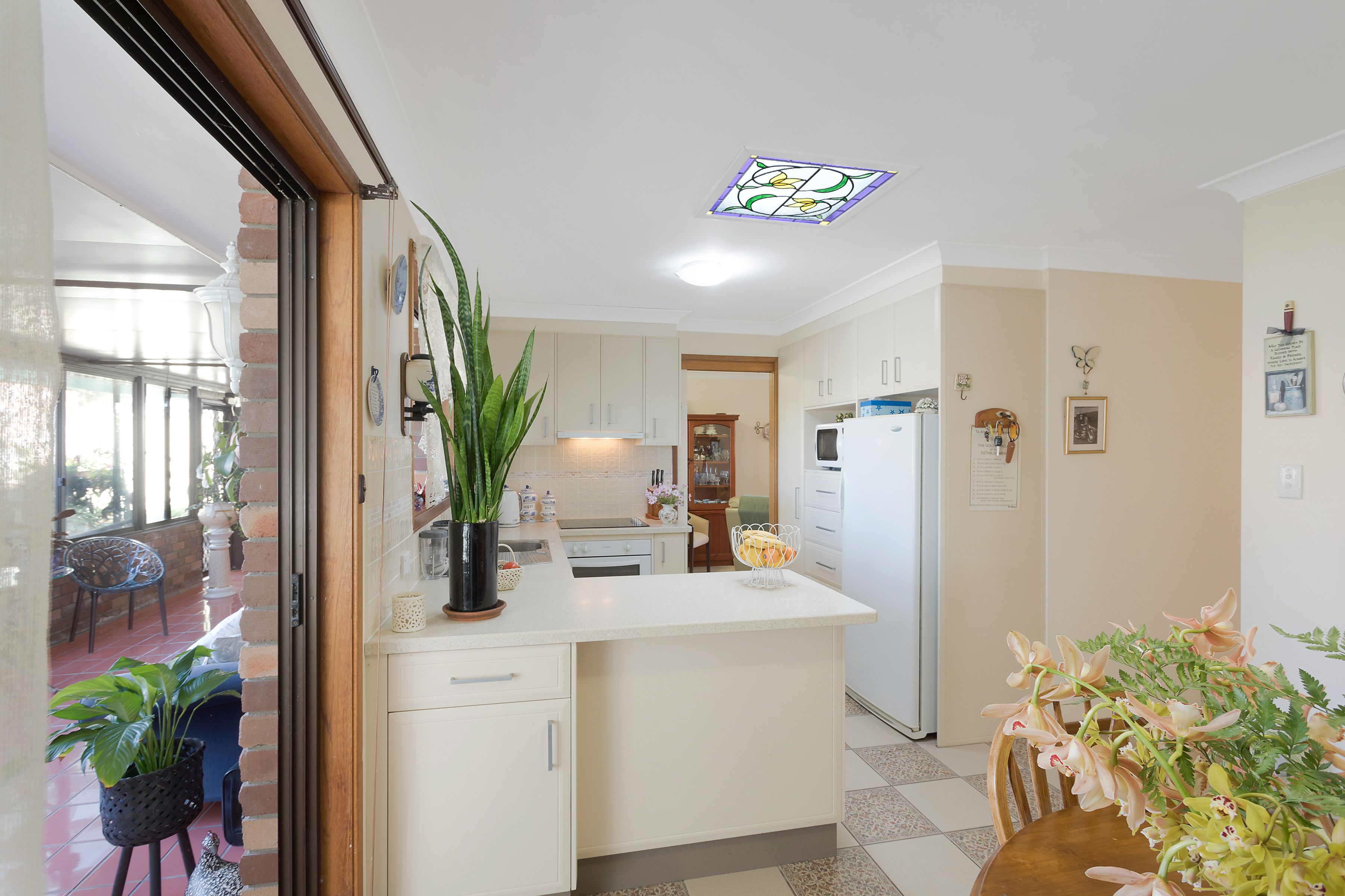 20 Sunset Boulevard, Kianga