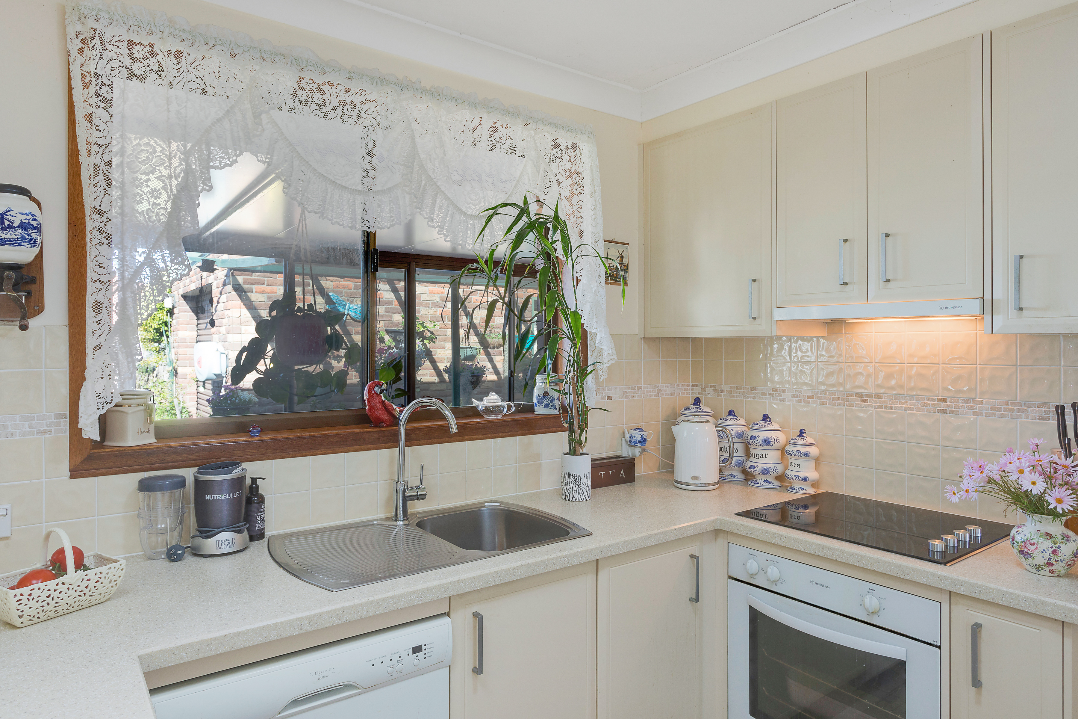 20 Sunset Boulevard, Kianga