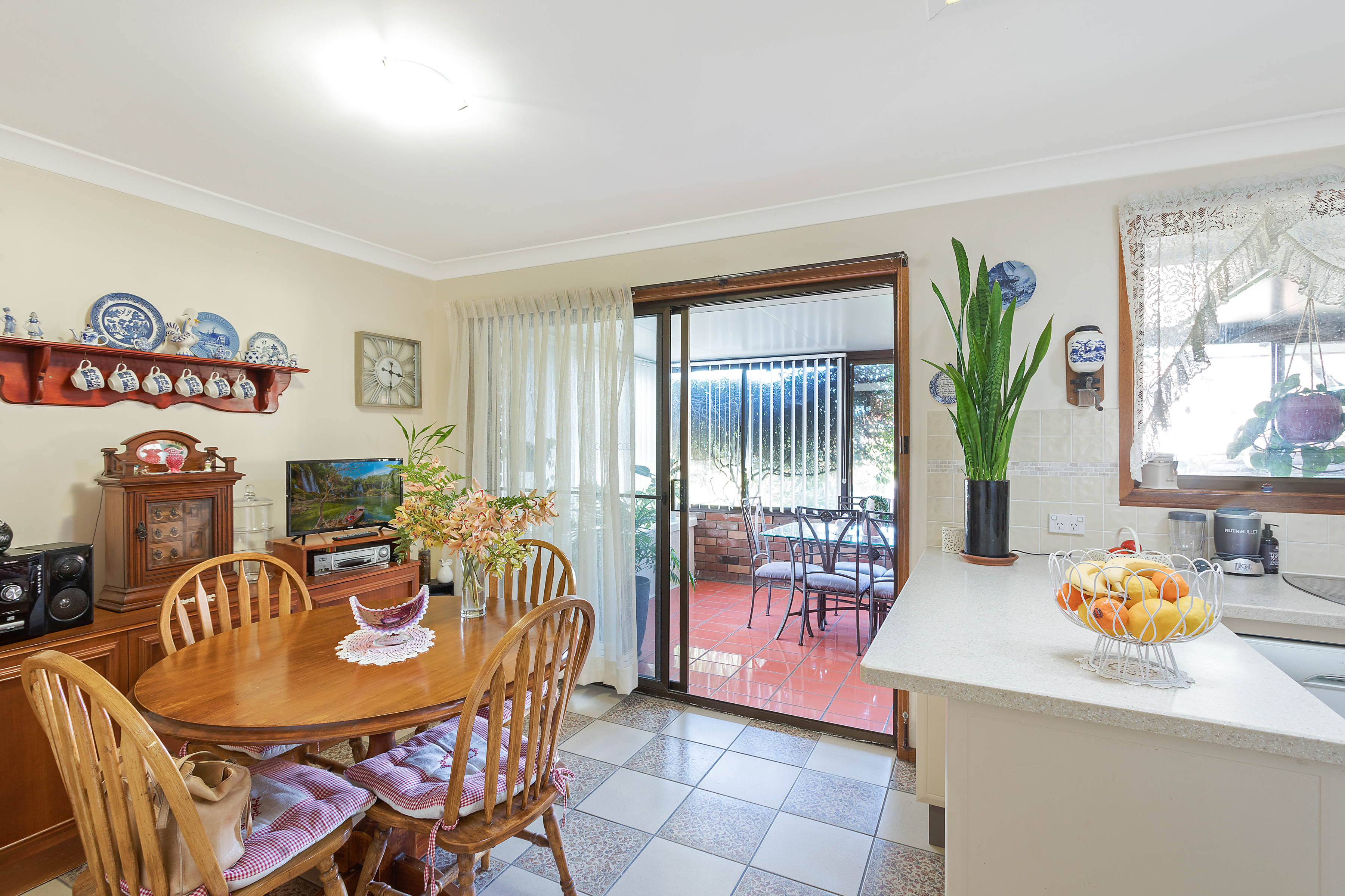 20 Sunset Boulevard, Kianga