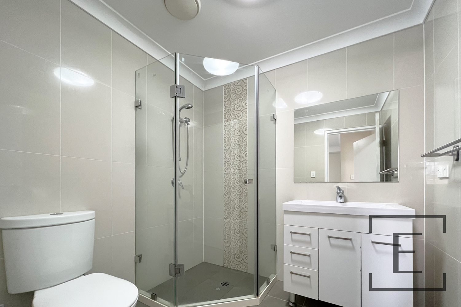 8 / 4 Bridge Road, Homebush