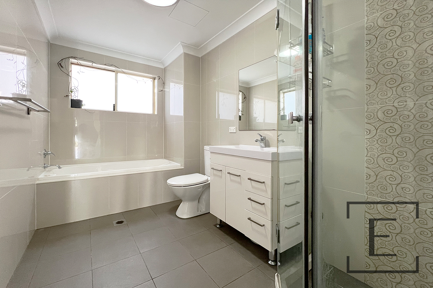 8 / 4 Bridge Road, Homebush