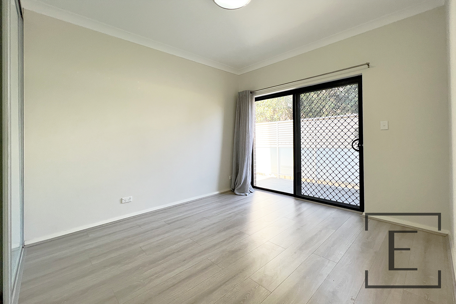 8 / 4 Bridge Road, Homebush