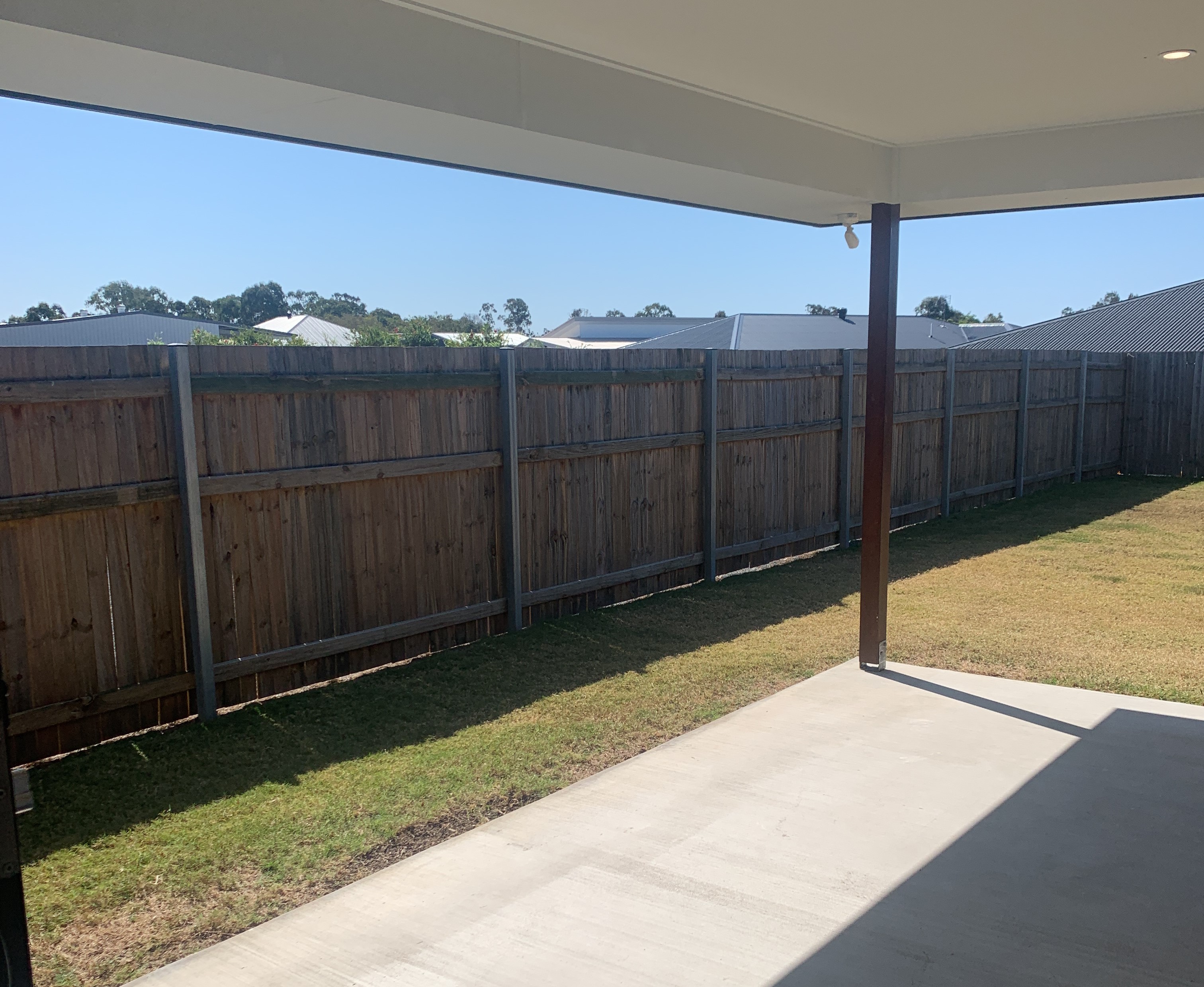 2 / 12 Coolamon Court, Urraween