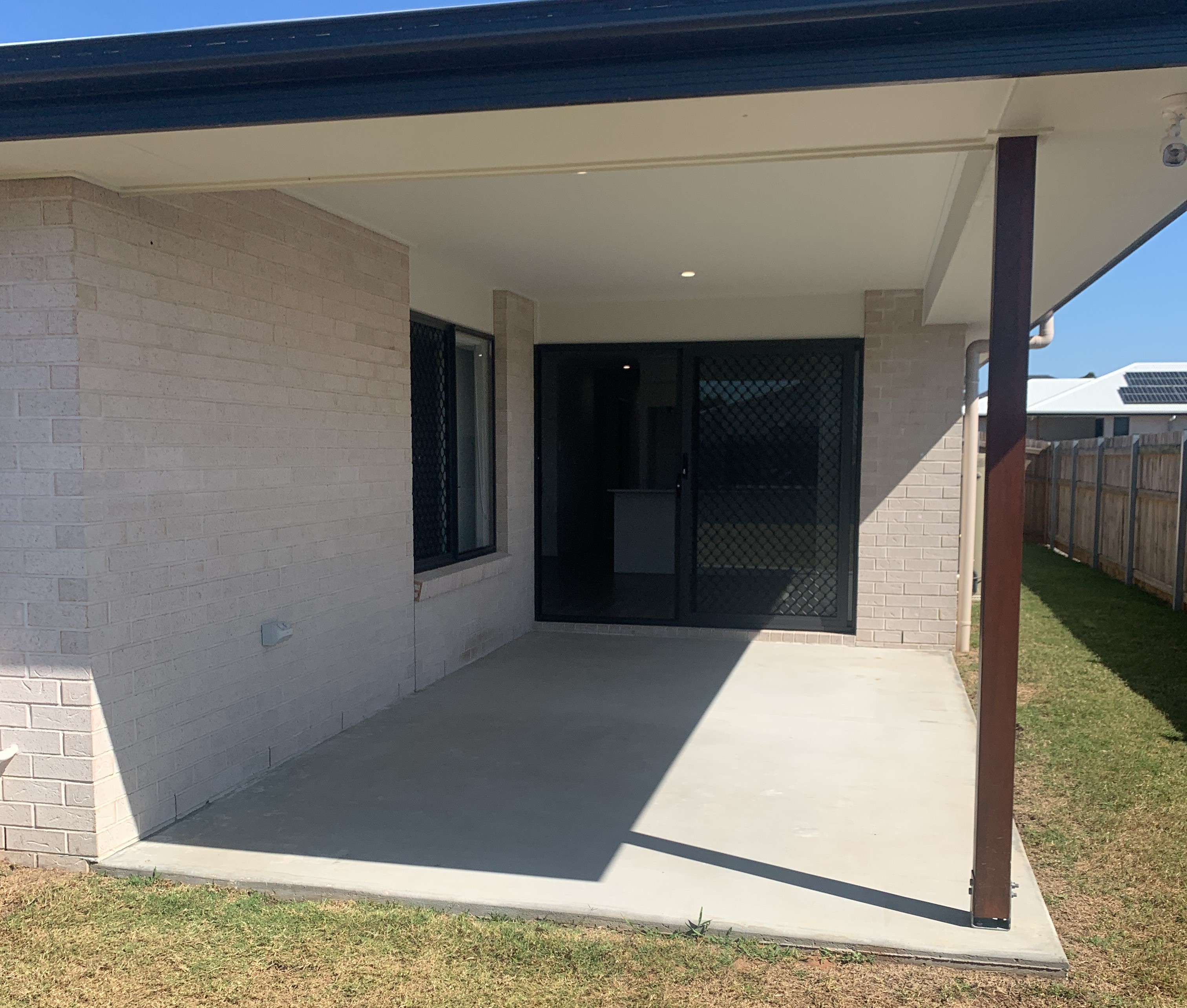 2 / 12 Coolamon Court, Urraween