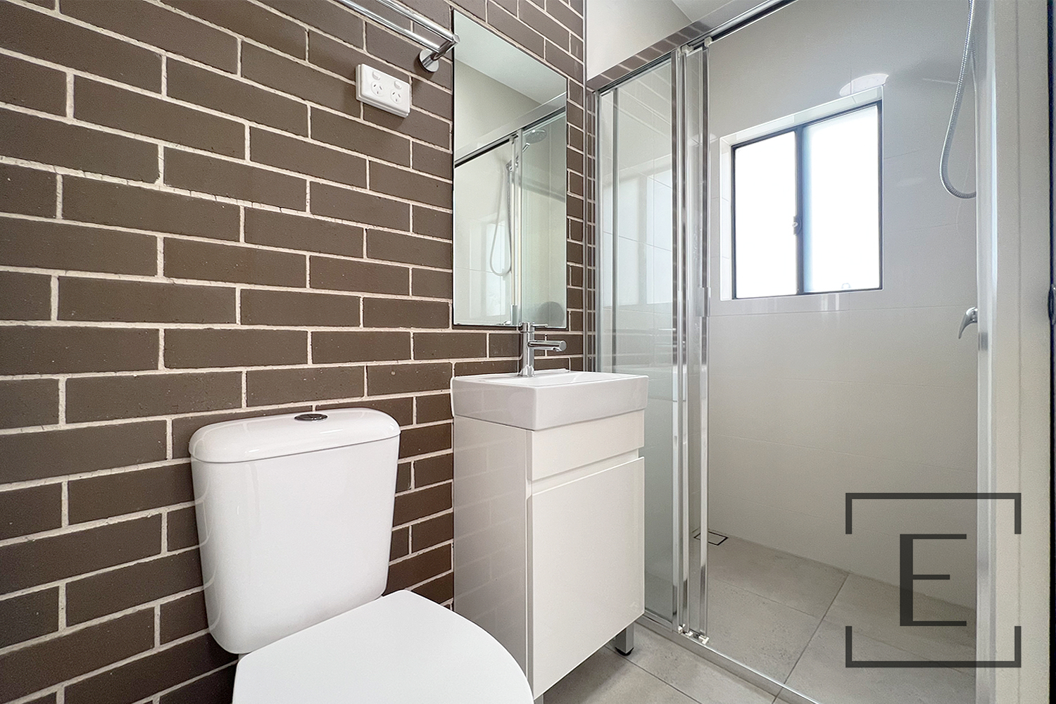 4 Rippon Avenue, Dundas