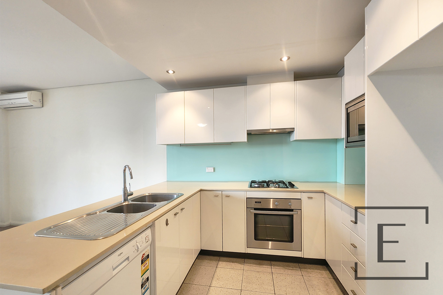 306 / 3  Stromboli Strait , Wentworth Point