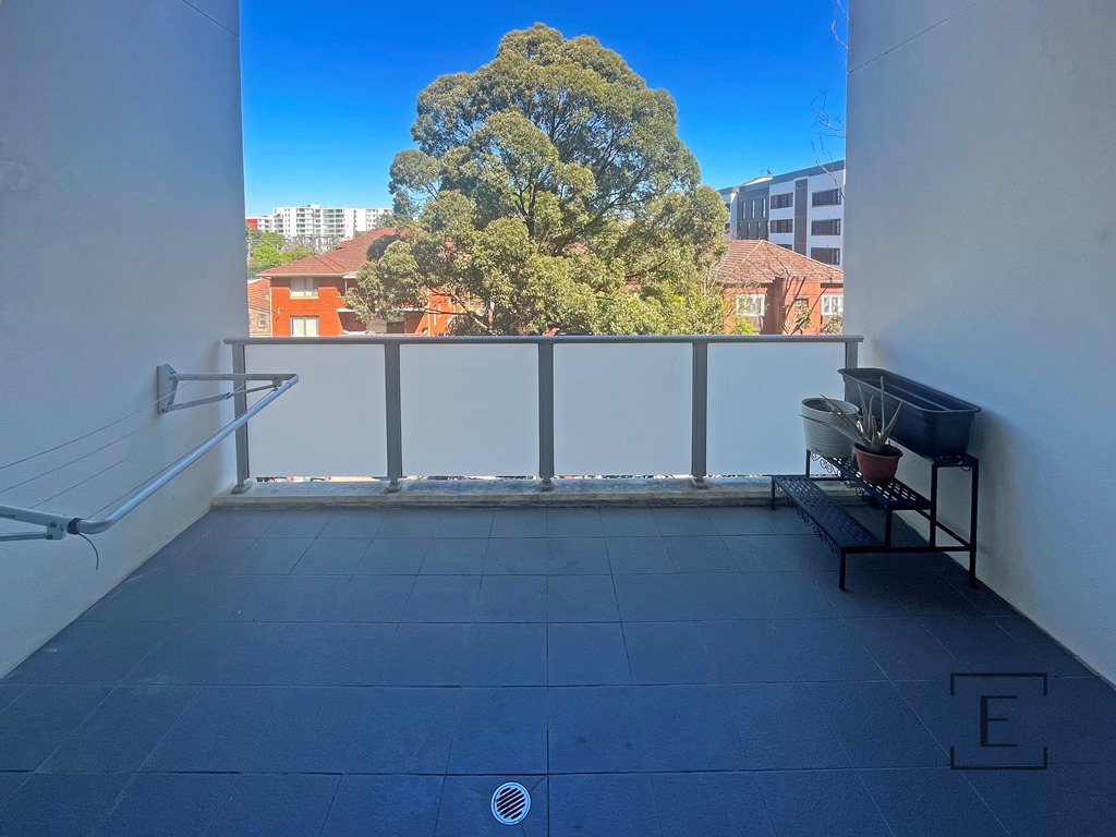 303 / 8 Station Street, Homebush